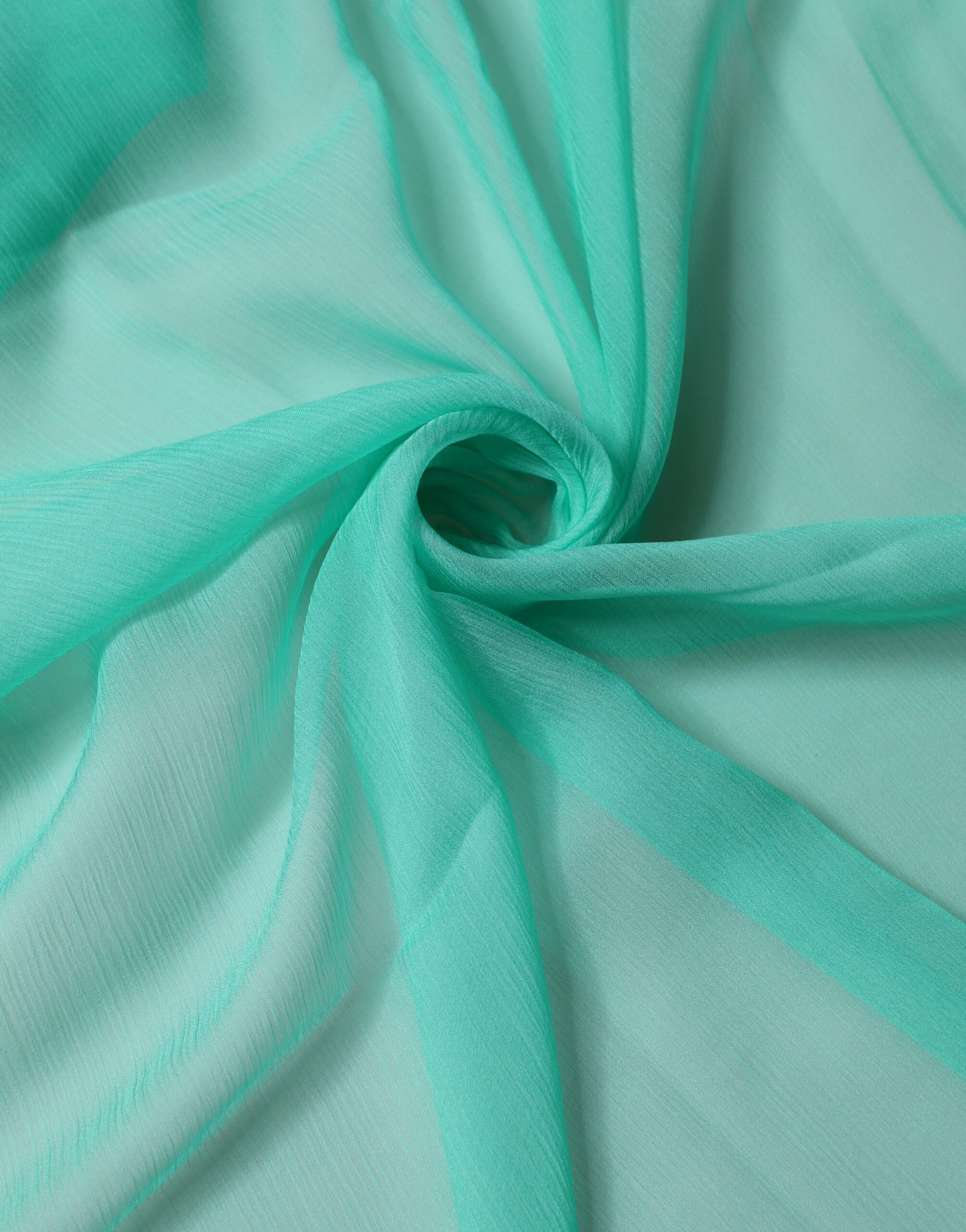 Světle zelený hedvábný nákrčník foulard 131cm x 126.5cm šátek