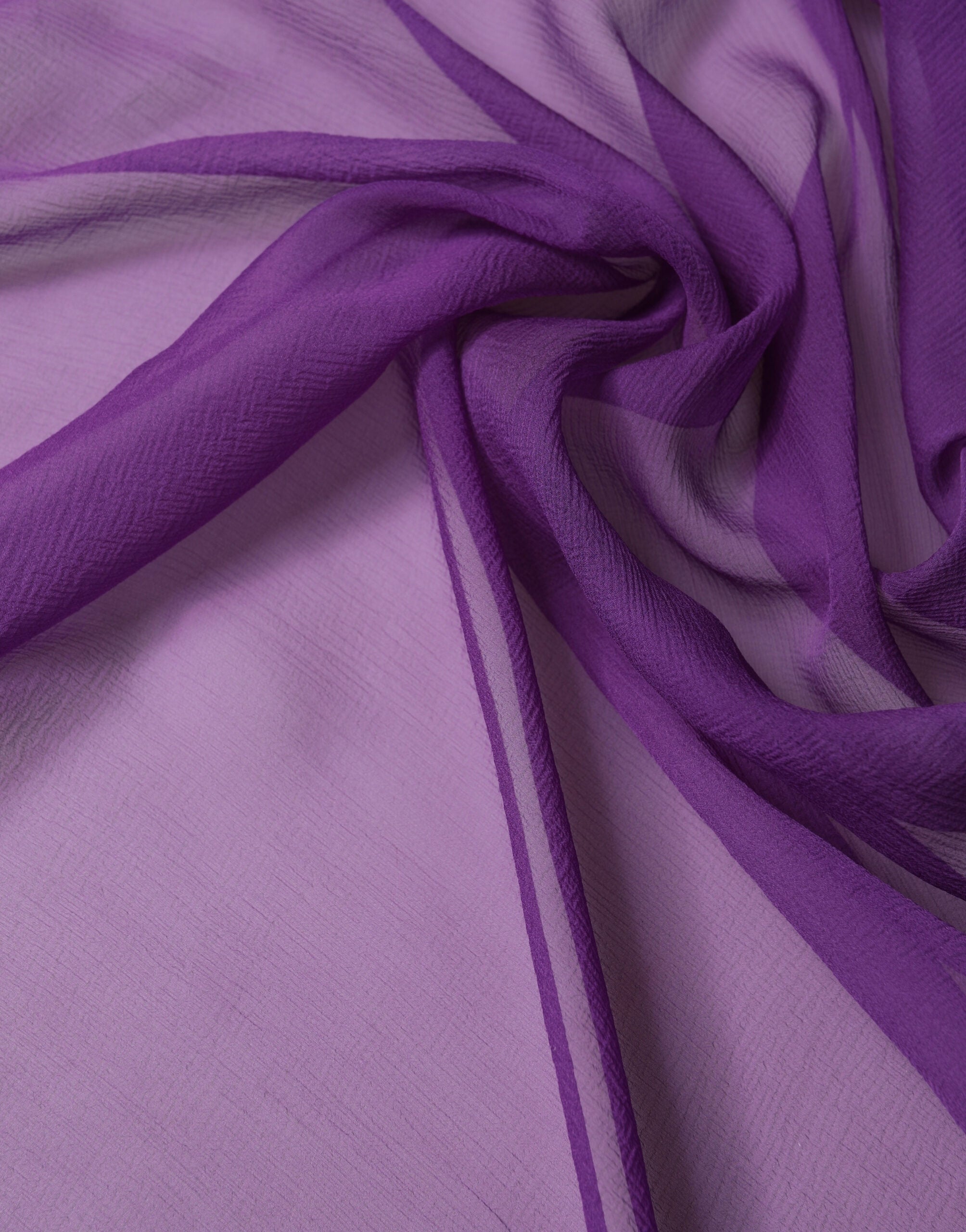 Purpurový hedvábný nákrčník šátek foulard 134 cm x 131 cm šála