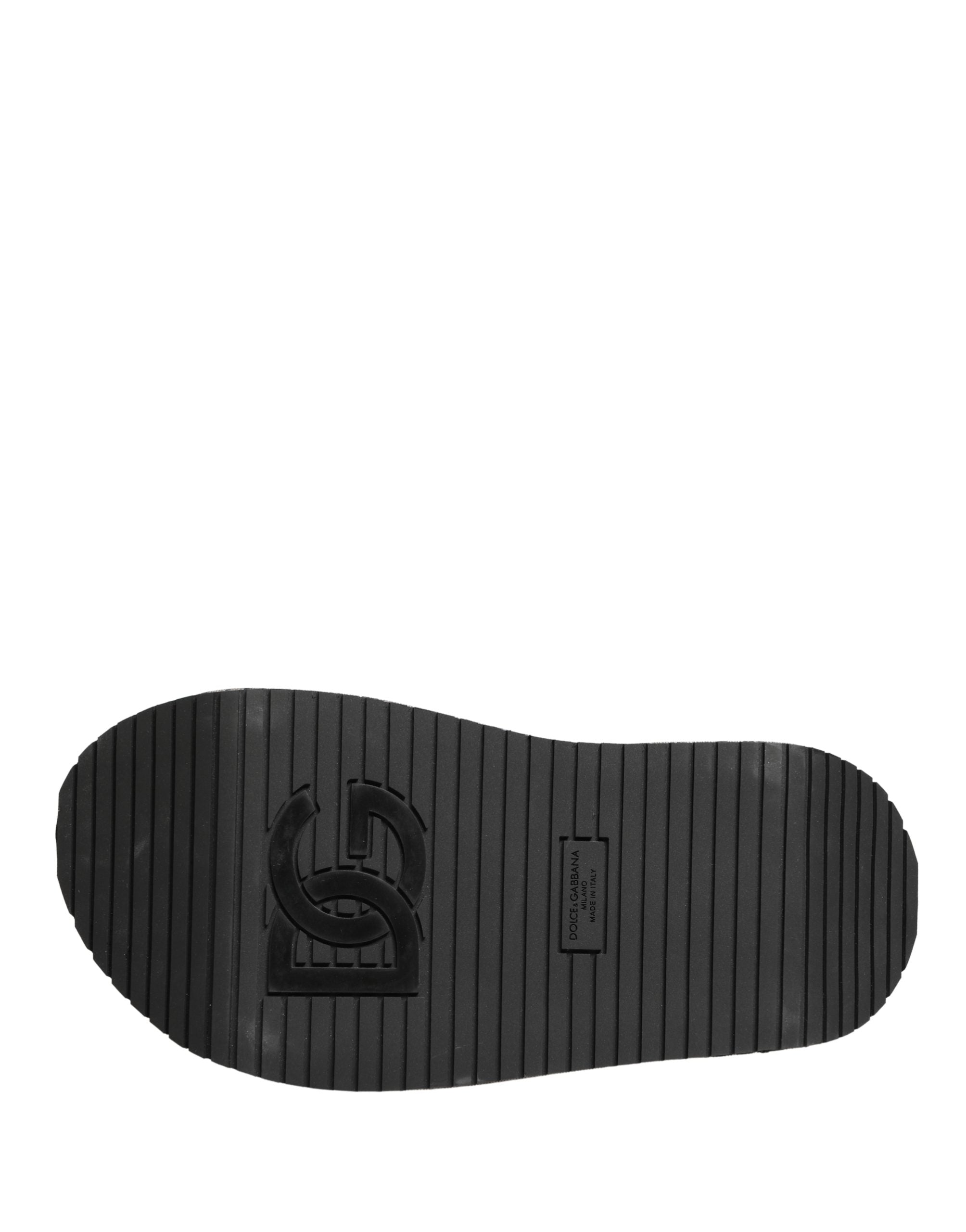 Šedé kožené sandály s monogramem