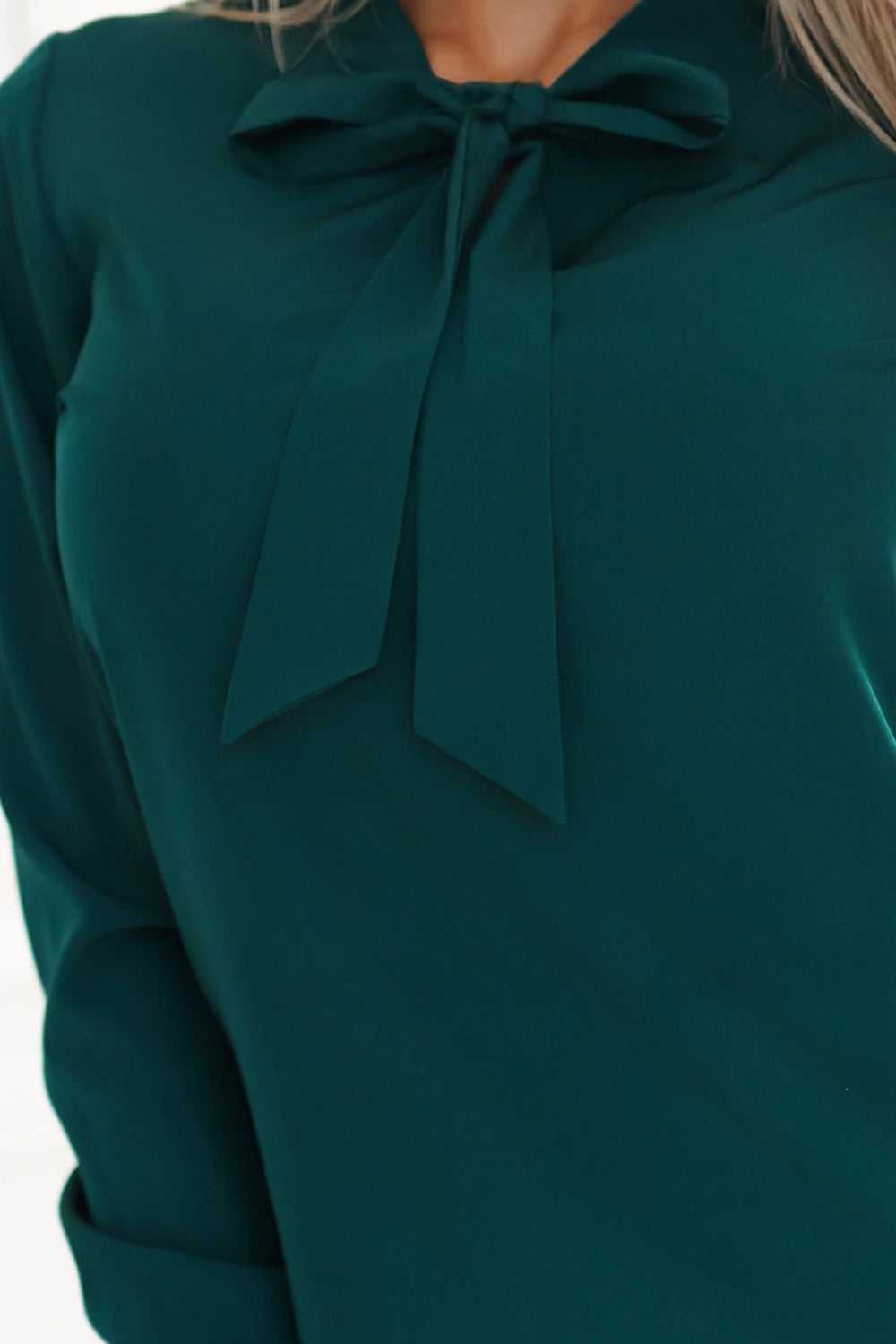 Business blouse with long sleeves and tie at front – Green