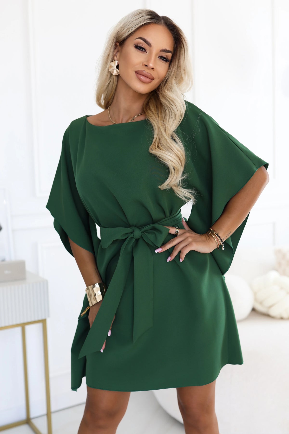 SOFIA Feminine butterfly-style dress with a waist tie – Emerald Green
