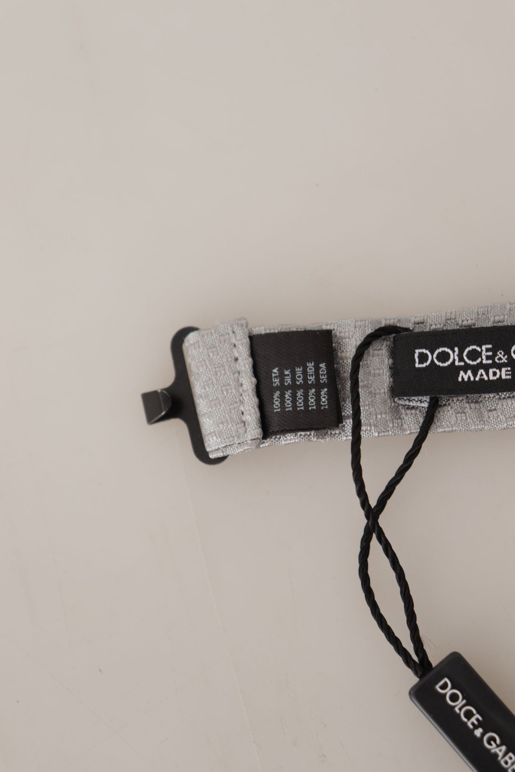 Šedá kravata Papillon s nastavitelným výstřihem ze 100% hedvábí