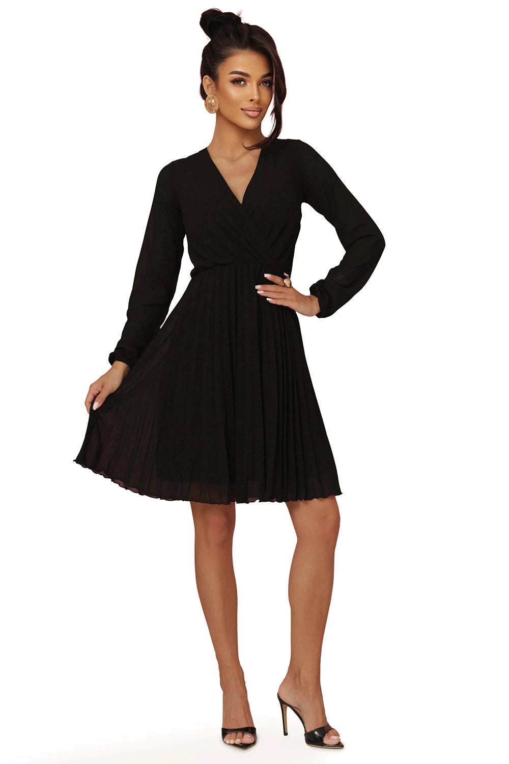 ISABELLE Polish Pleated Dress with Long Sleeves and Neckline – Black