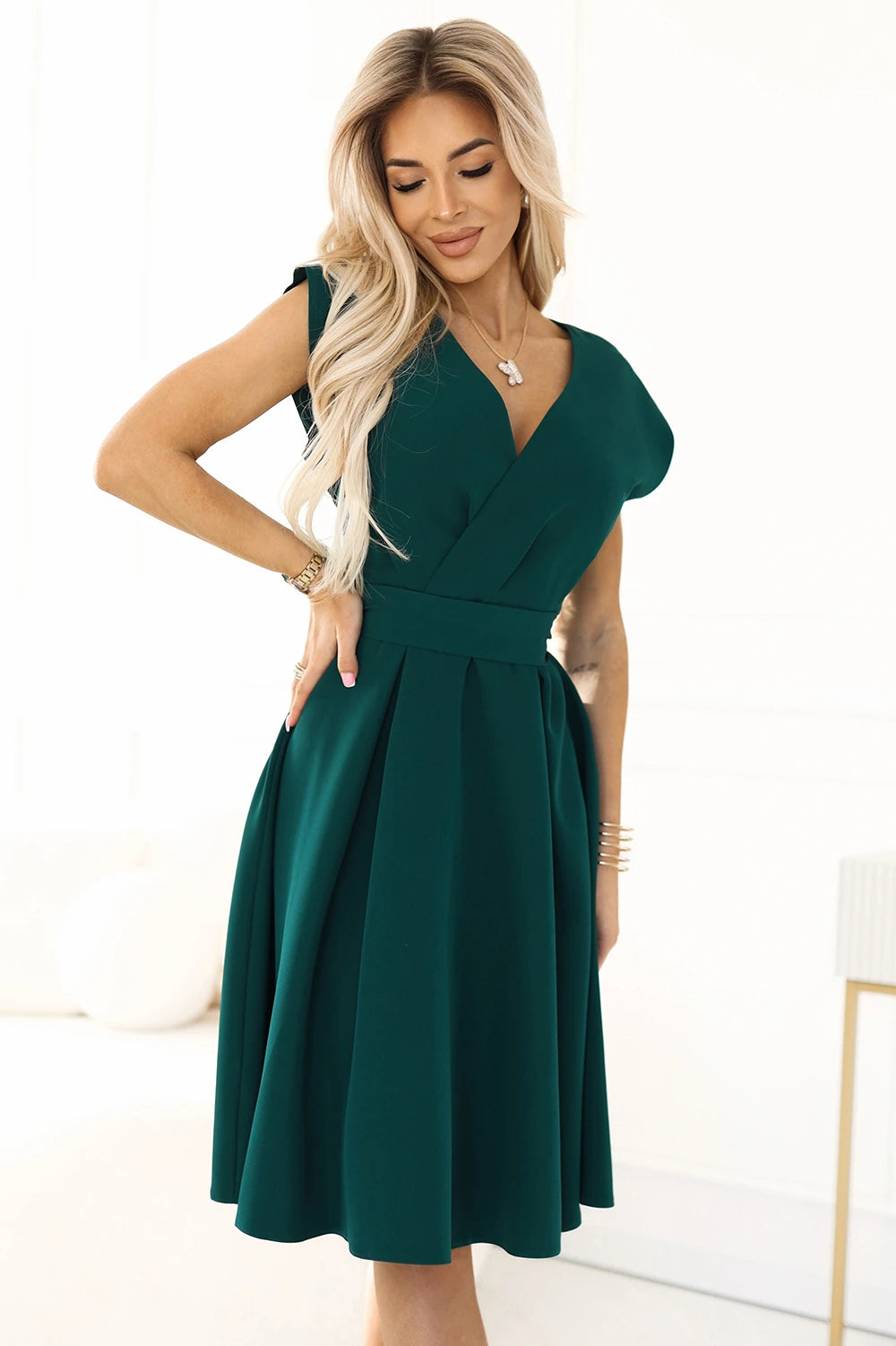 SCARLETT – flared dress with a neckline – Green