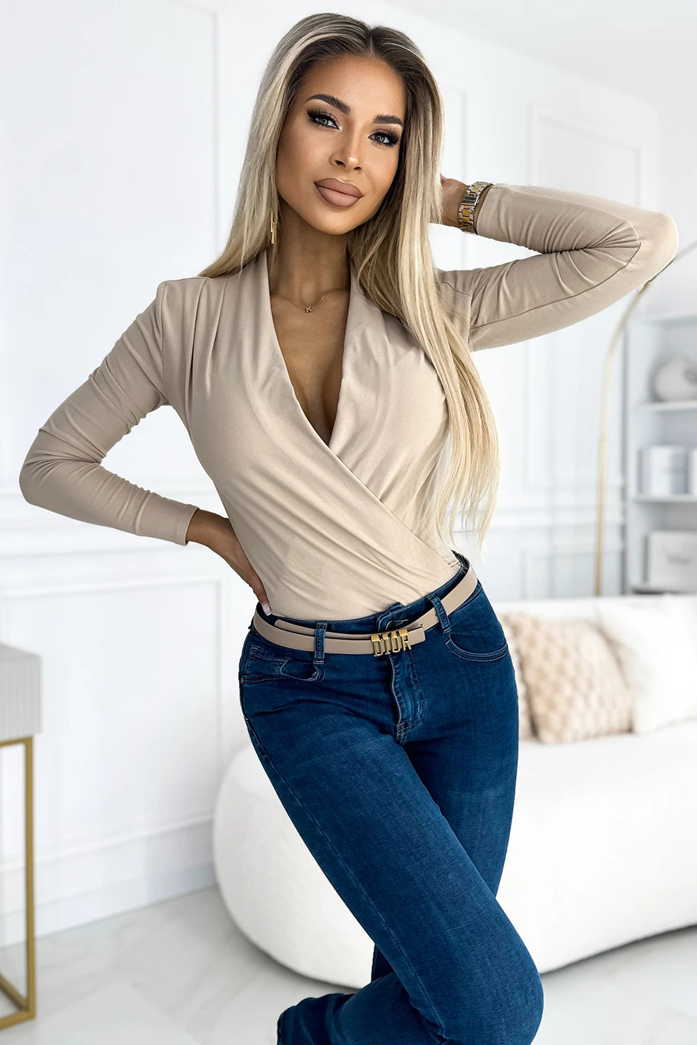 Bodysuit with envelope neckline – Beige