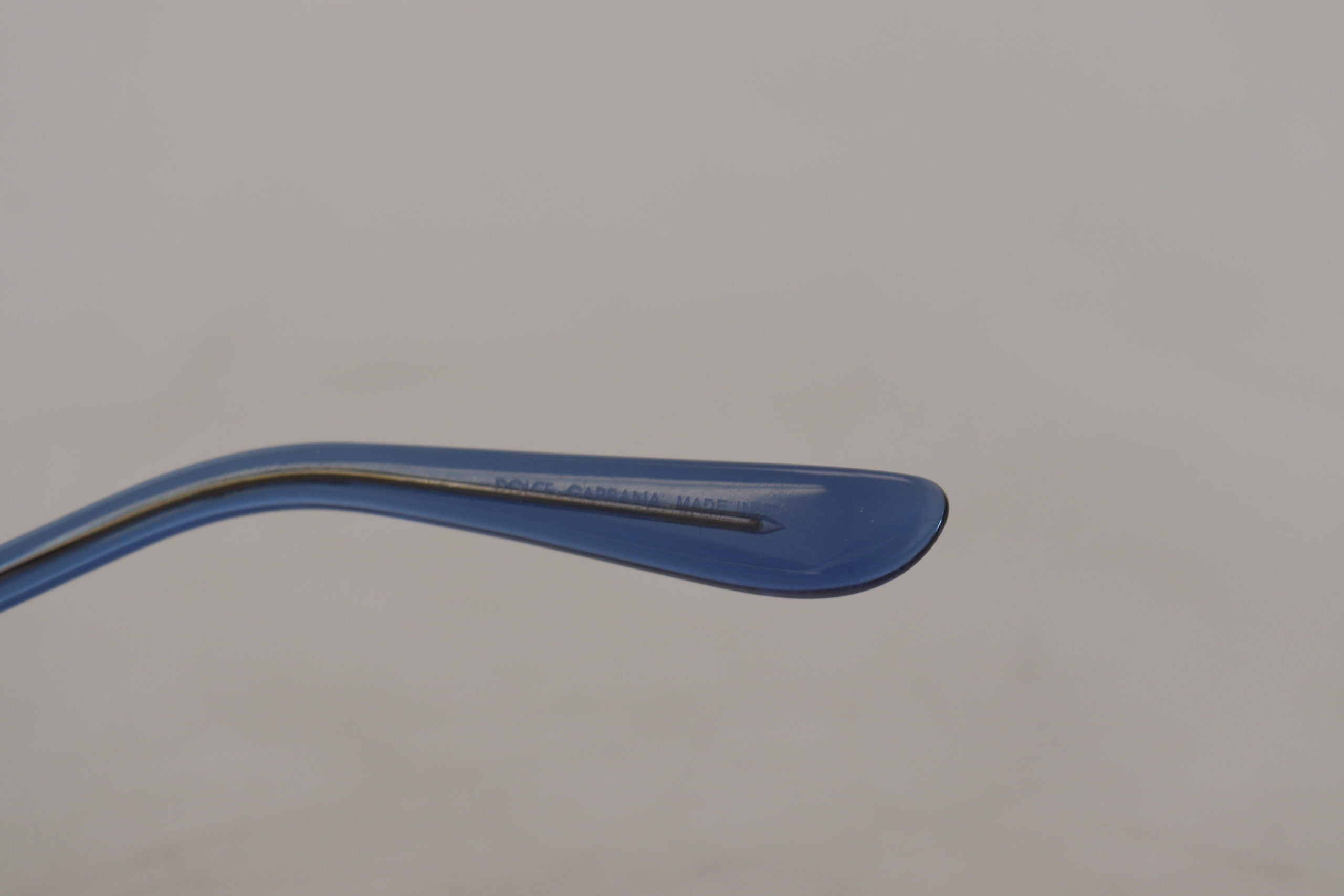 Sluneční brýle DG2209B se zlatými oválnými kovovými krystaly