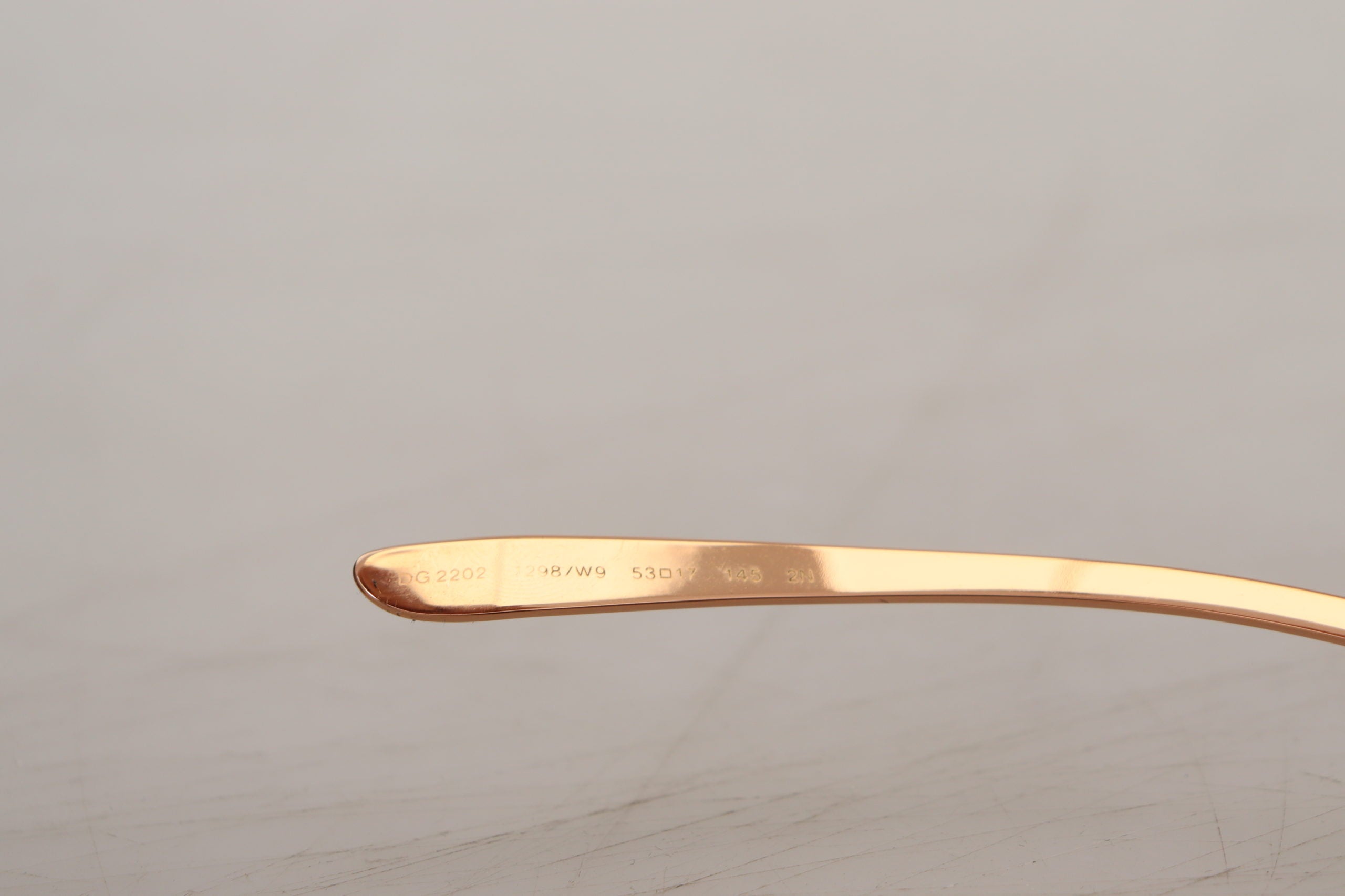 Sluneční brýle DG2202 s růžovým zlatým výšivkou a flitry