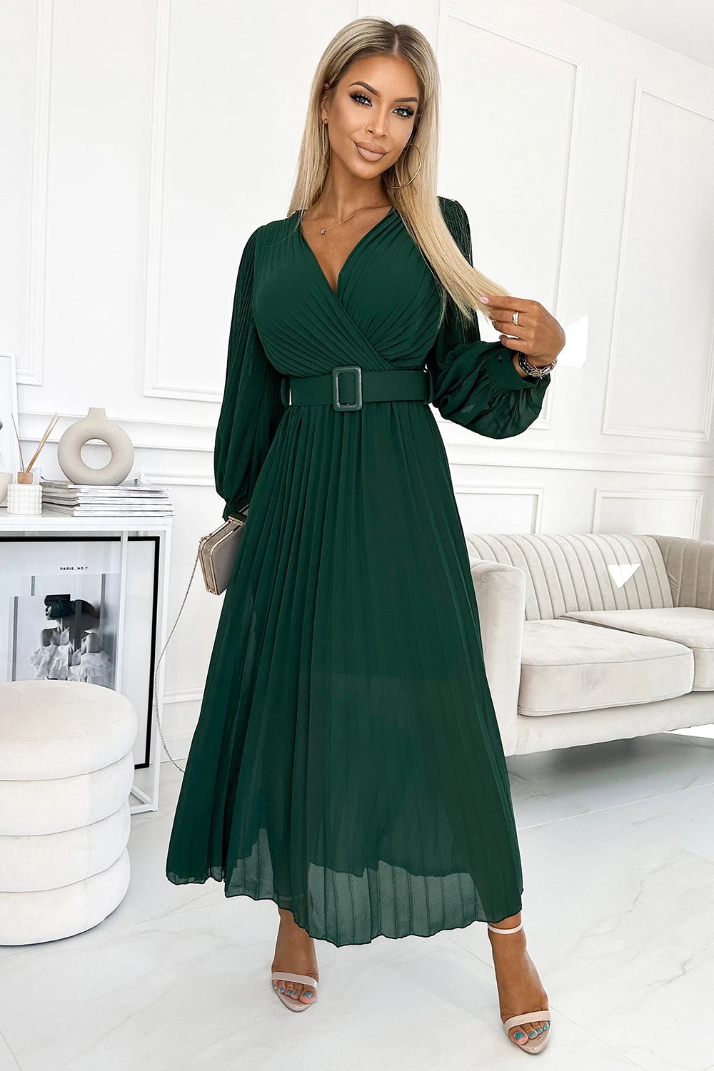 KLARA pleated dress with a belt and a neckline – Bottle Green