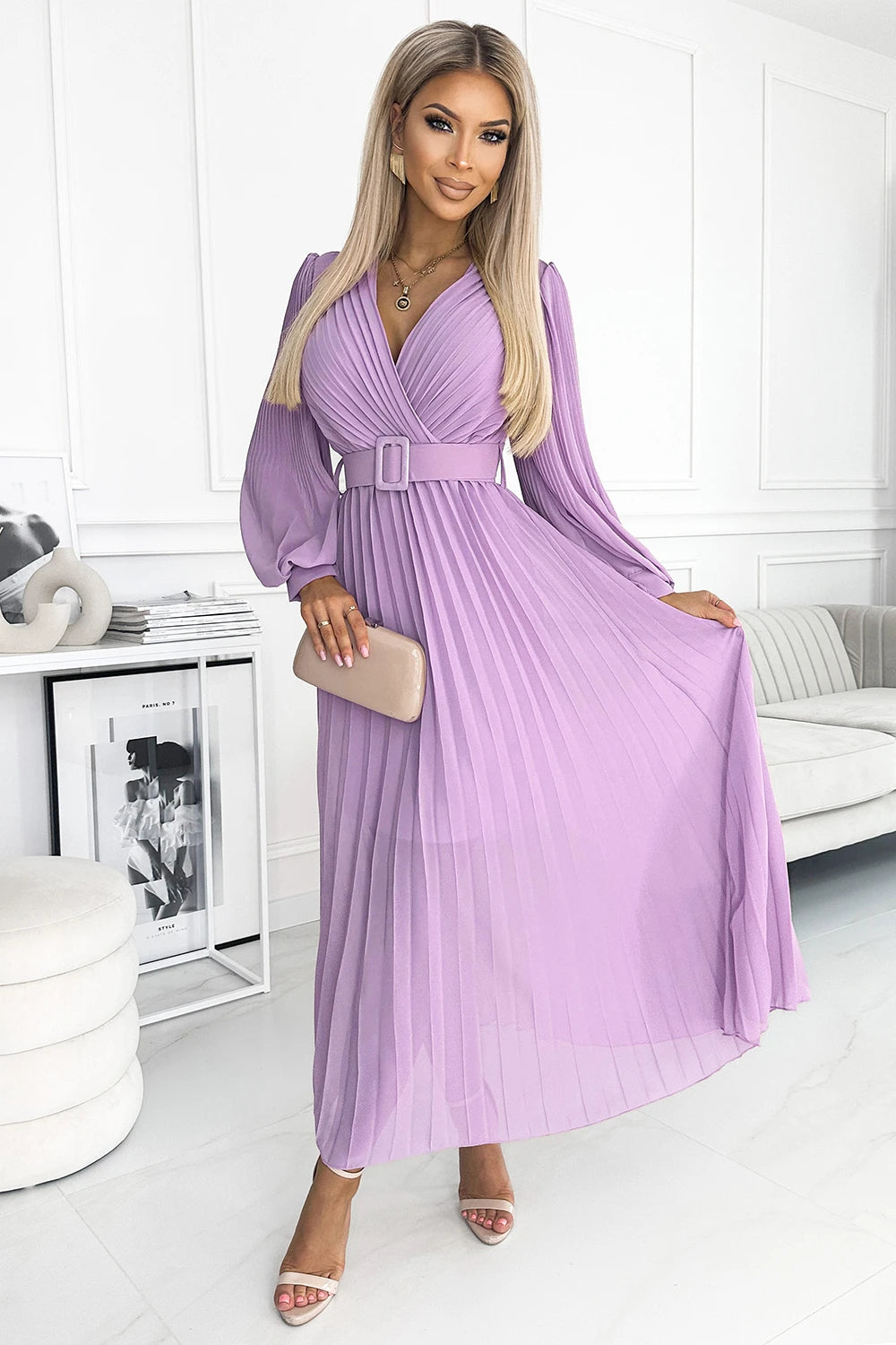 KLARA pleated dress with a belt and a neckline – Lilac Color