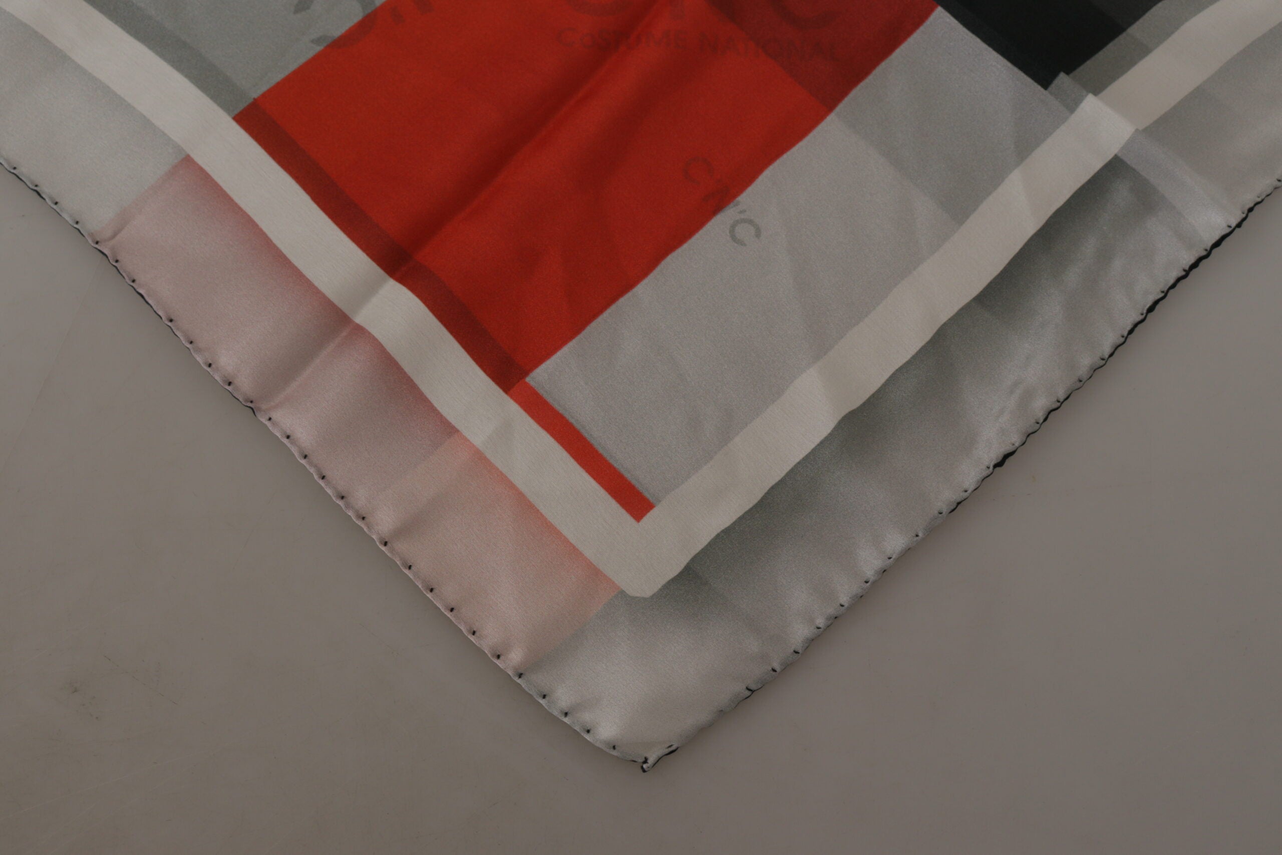 Šedočervený hedvábný šál Foulard Wrap