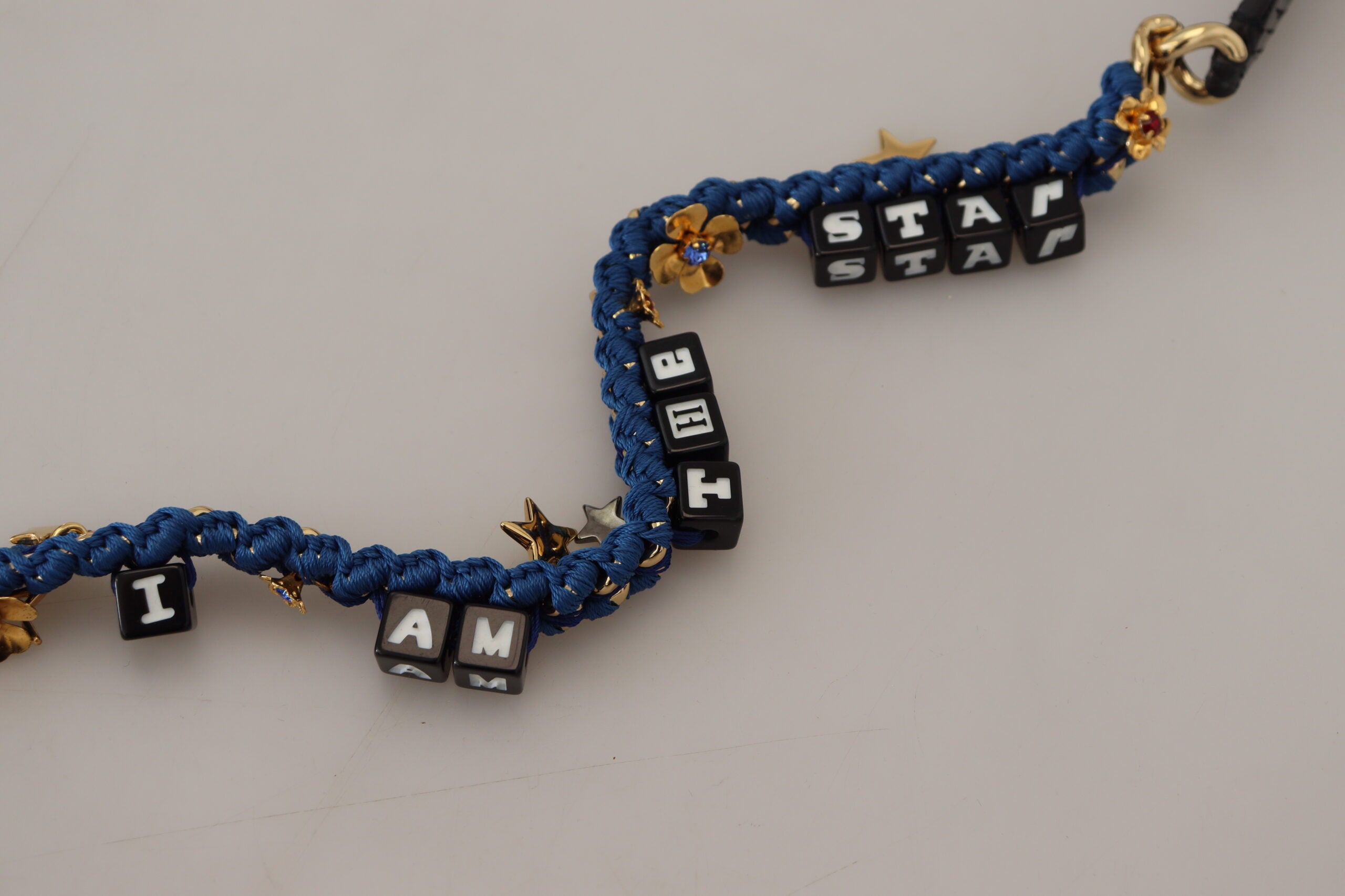 Vícebarevná zdobená taška s ramenním popruhem