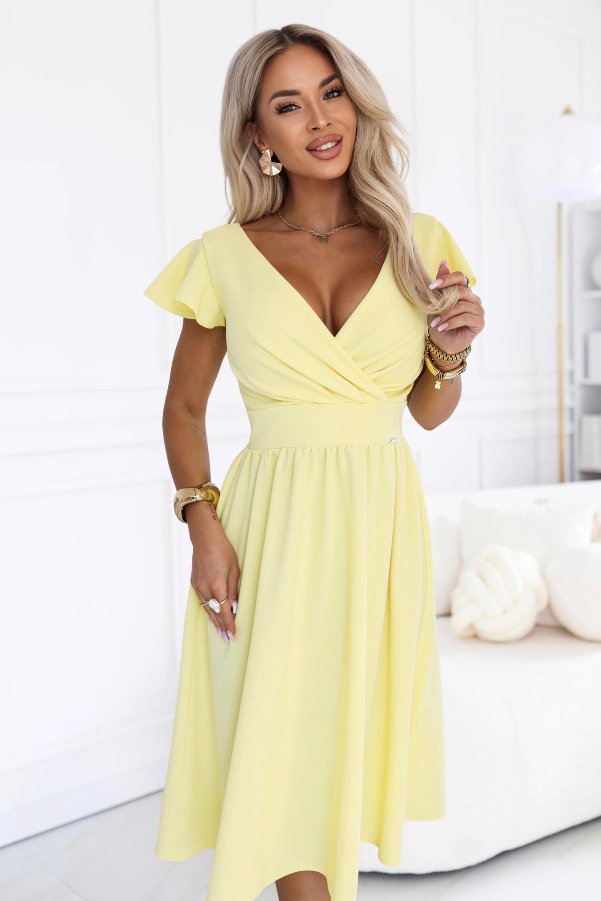 MATILDE Dress with a neckline and short sleeve – Butter Yellow