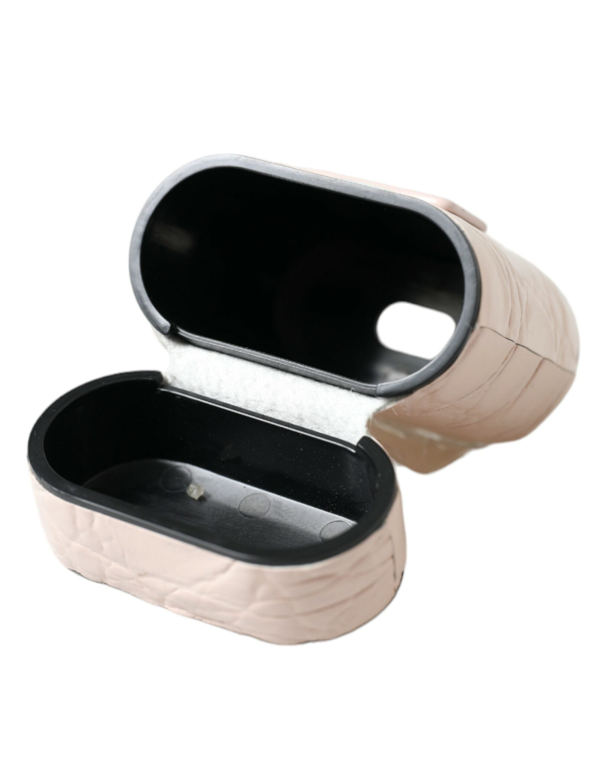 Světle růžové pouzdro na Airpods z telecí kůže s kovovým logem