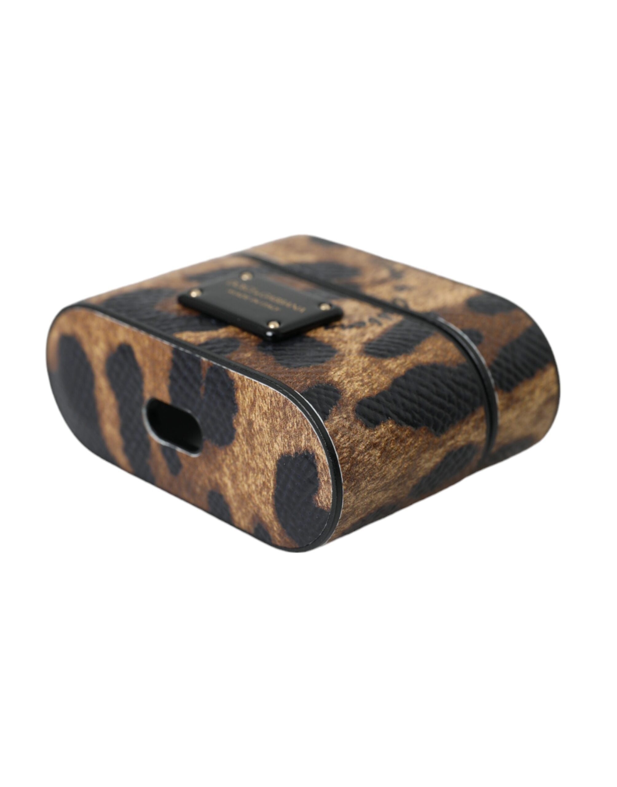 Hnědý leopardí kožený kryt na Airpods s kovovým logem a plaketou
