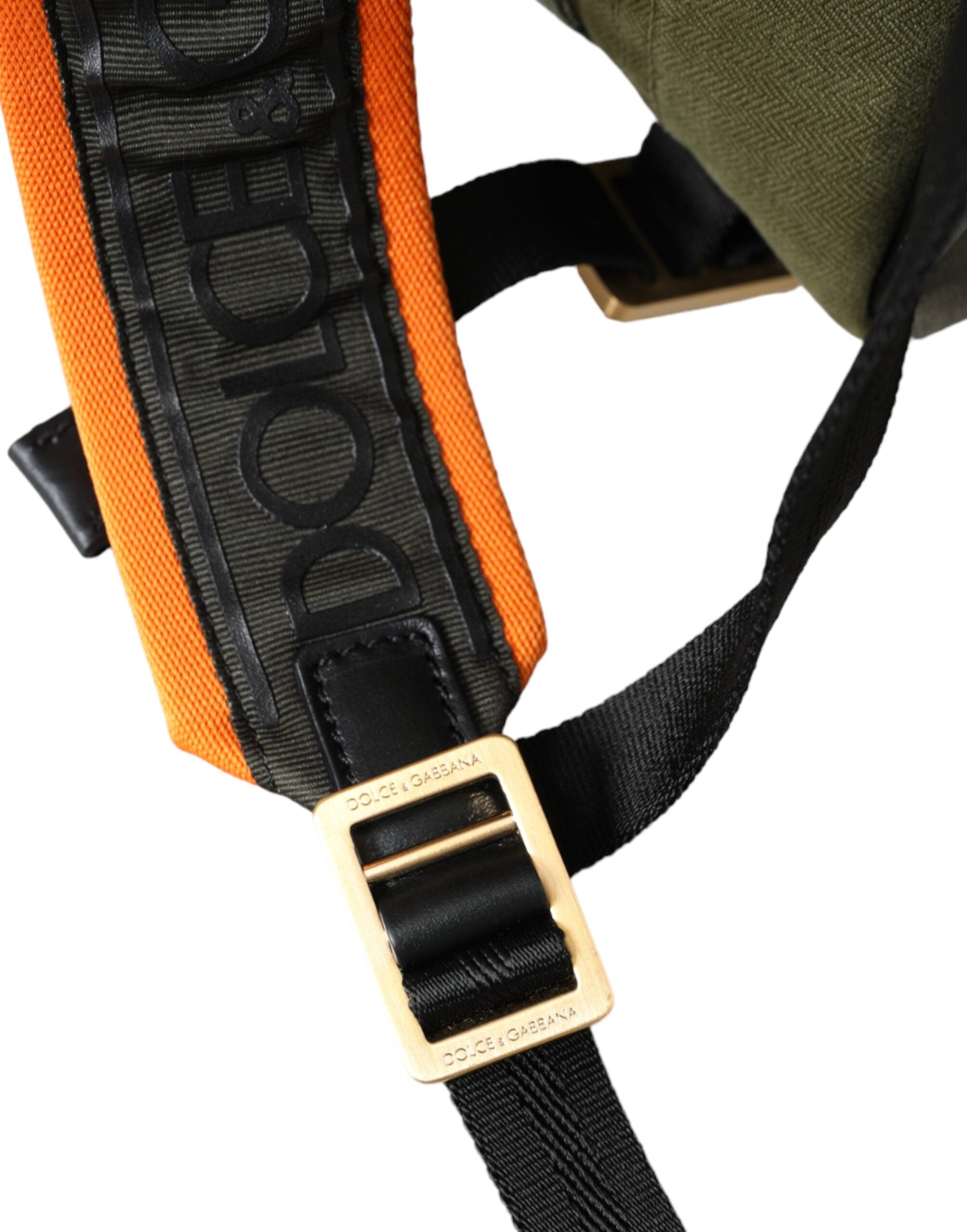 Vojenský zelený patchworkový batoh