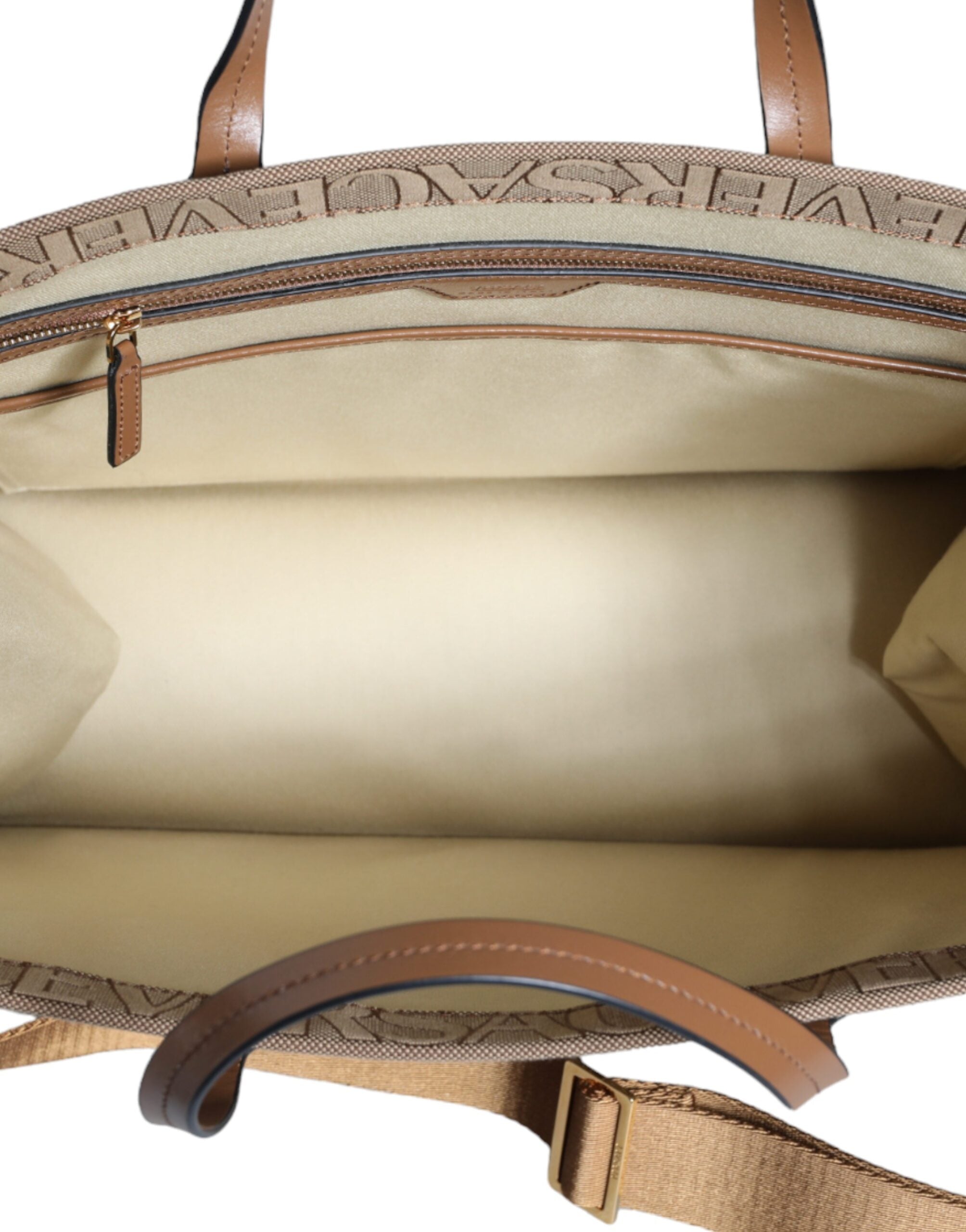 Hnědá kožená žakárová crossbody taška s logem nahoře