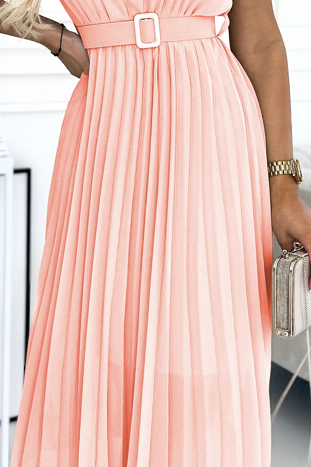 MIA Pleated midi dress with a wide belt – Peach