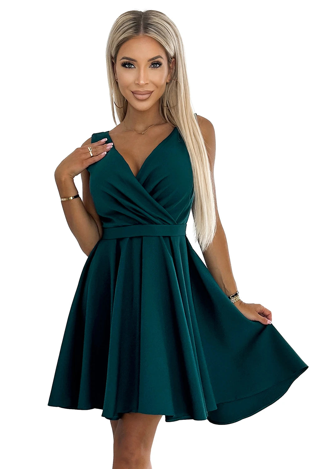 MAYA Dress with longer back, neckline and belt – Green