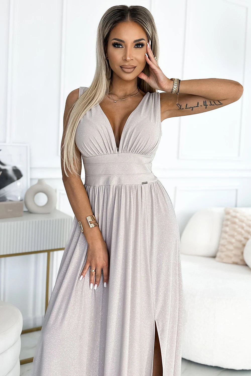 SUSAN Long brocade dress with a neckline and stitching at the waist – Beige