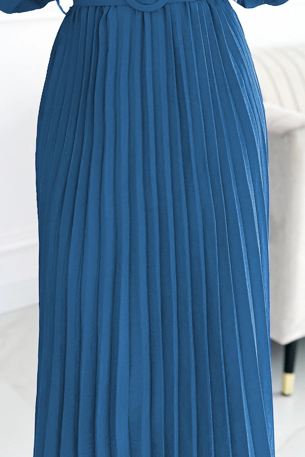 VIVIANA Pleated midi dress with a neckline, long sleeves and a wide belt – JEANS