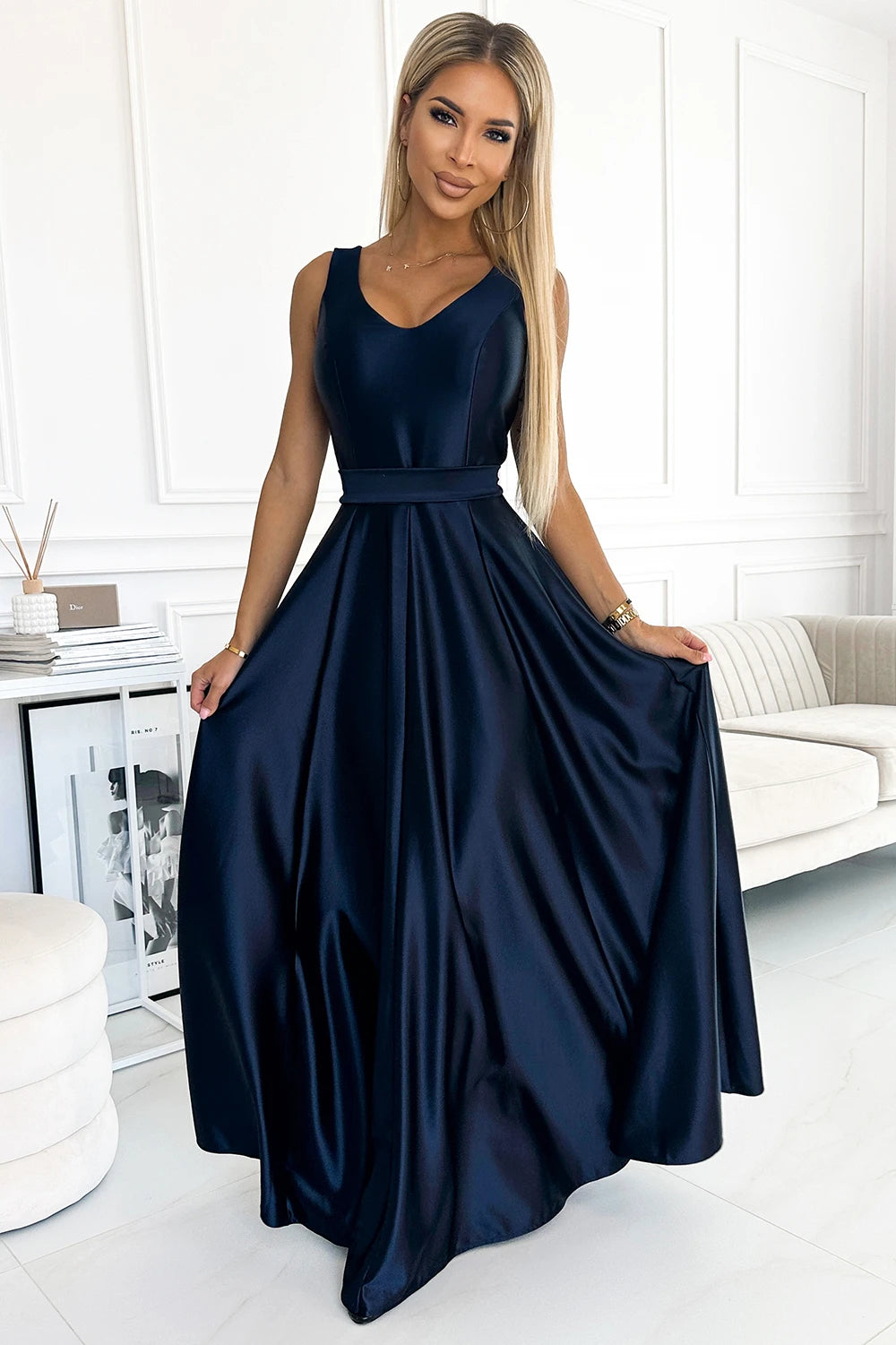 CINDY long satin dress with a neckline and bow – Navy Blue
