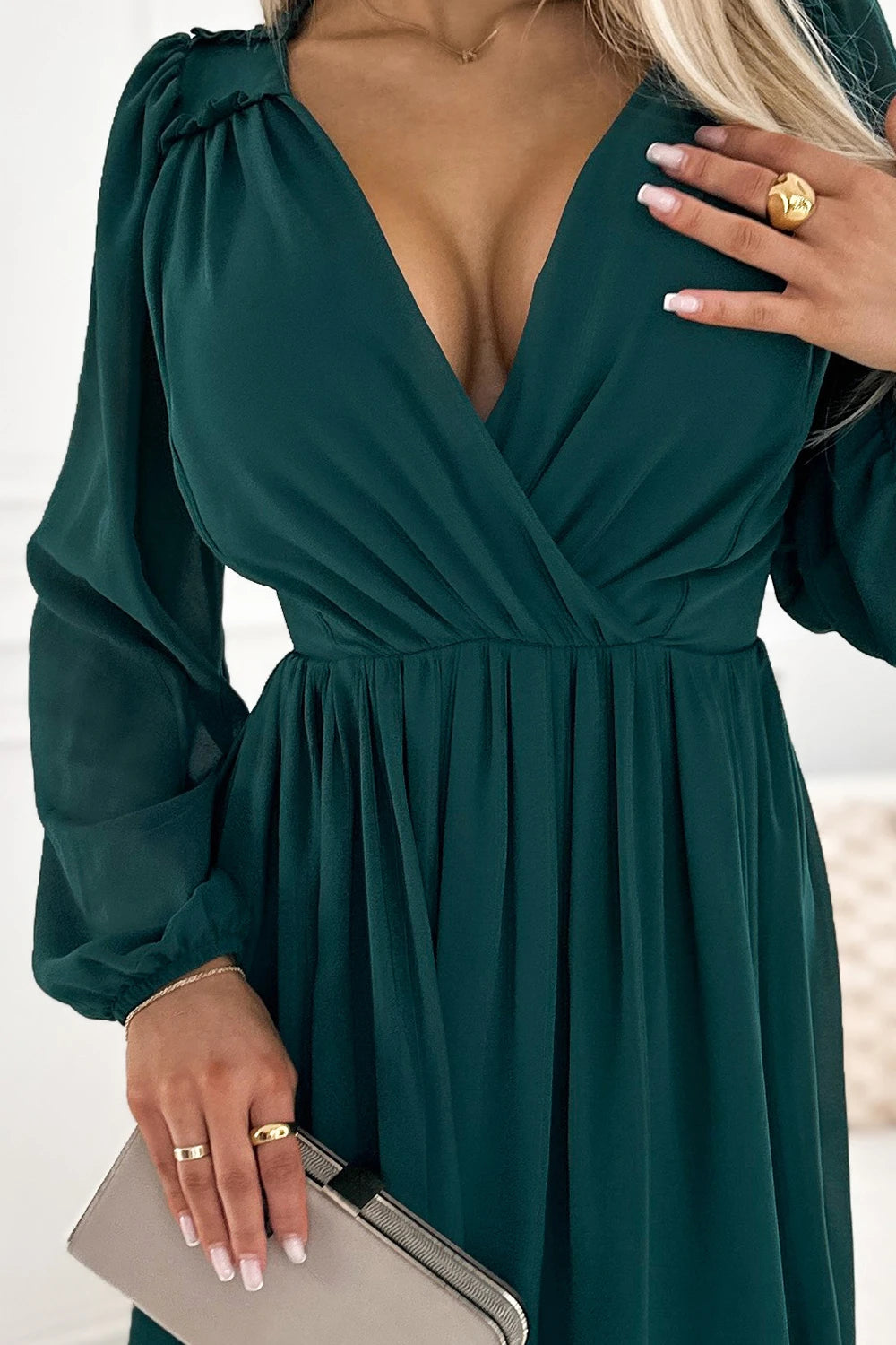 ANTRESOLA 5L MILA Chiffon midi dress with long sleeves and neckline – Green