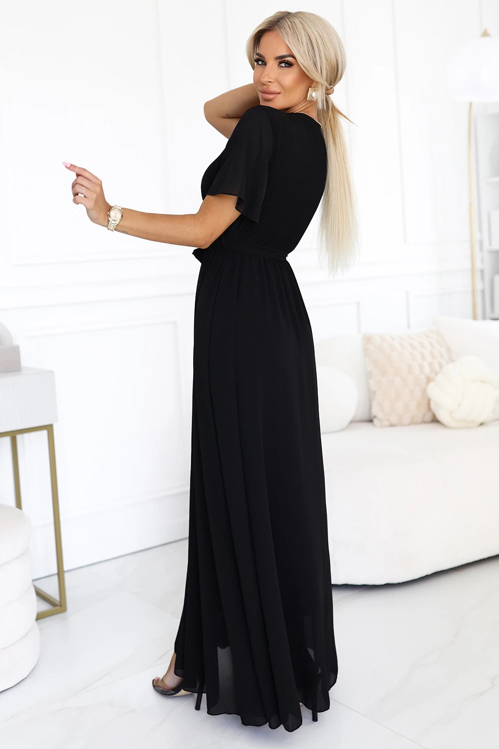 Long dress with pleated neckline and tie – Black
