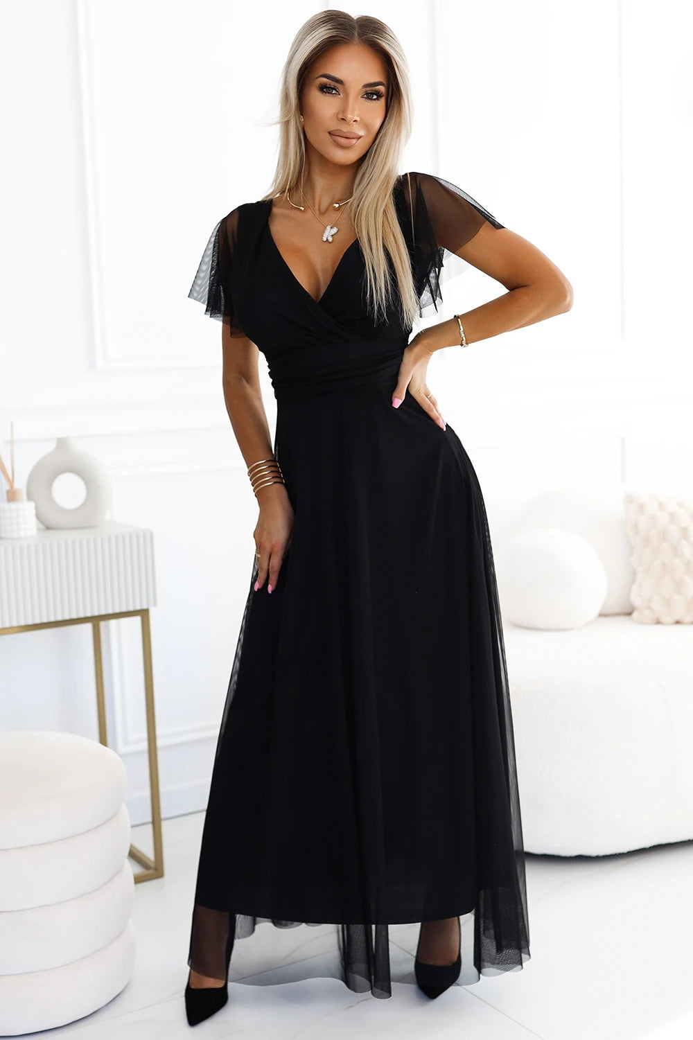 NASTIA Long dress with neckline and short sleeves – Black