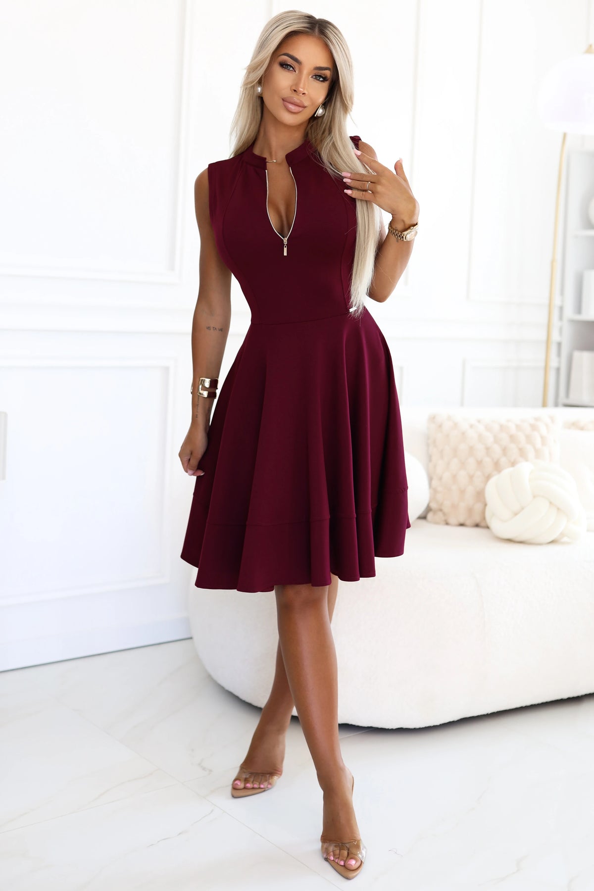 Exclusive dress with a flared bottom and a zipper – Burgundy