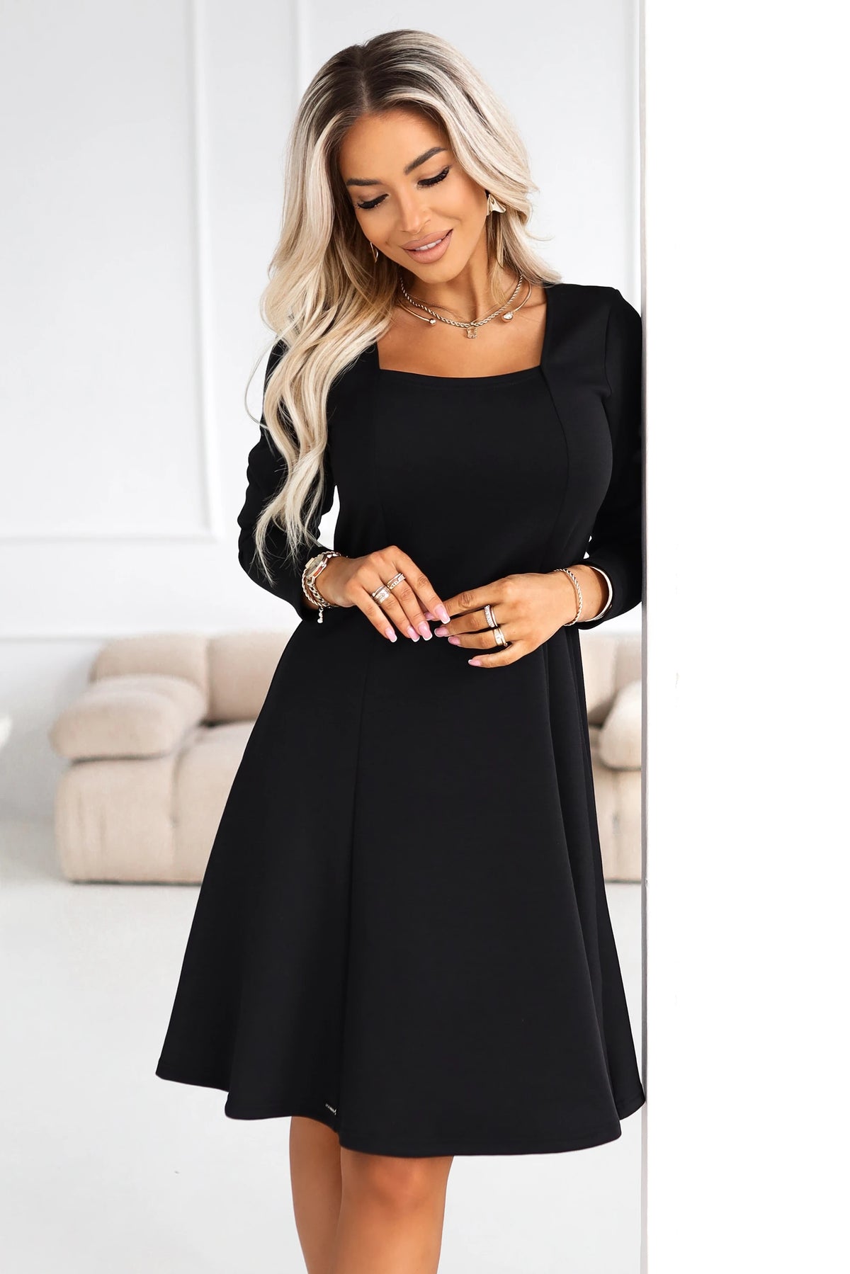 IVANA comfortable trapeze dress with a neckline and long sleeves – Black