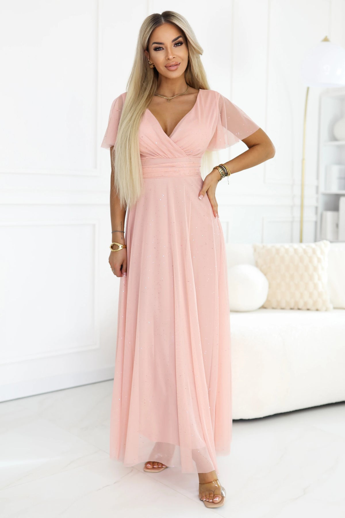 MELANIA Long Shimmering Dress with Neckline and Short Sleeve – Peach