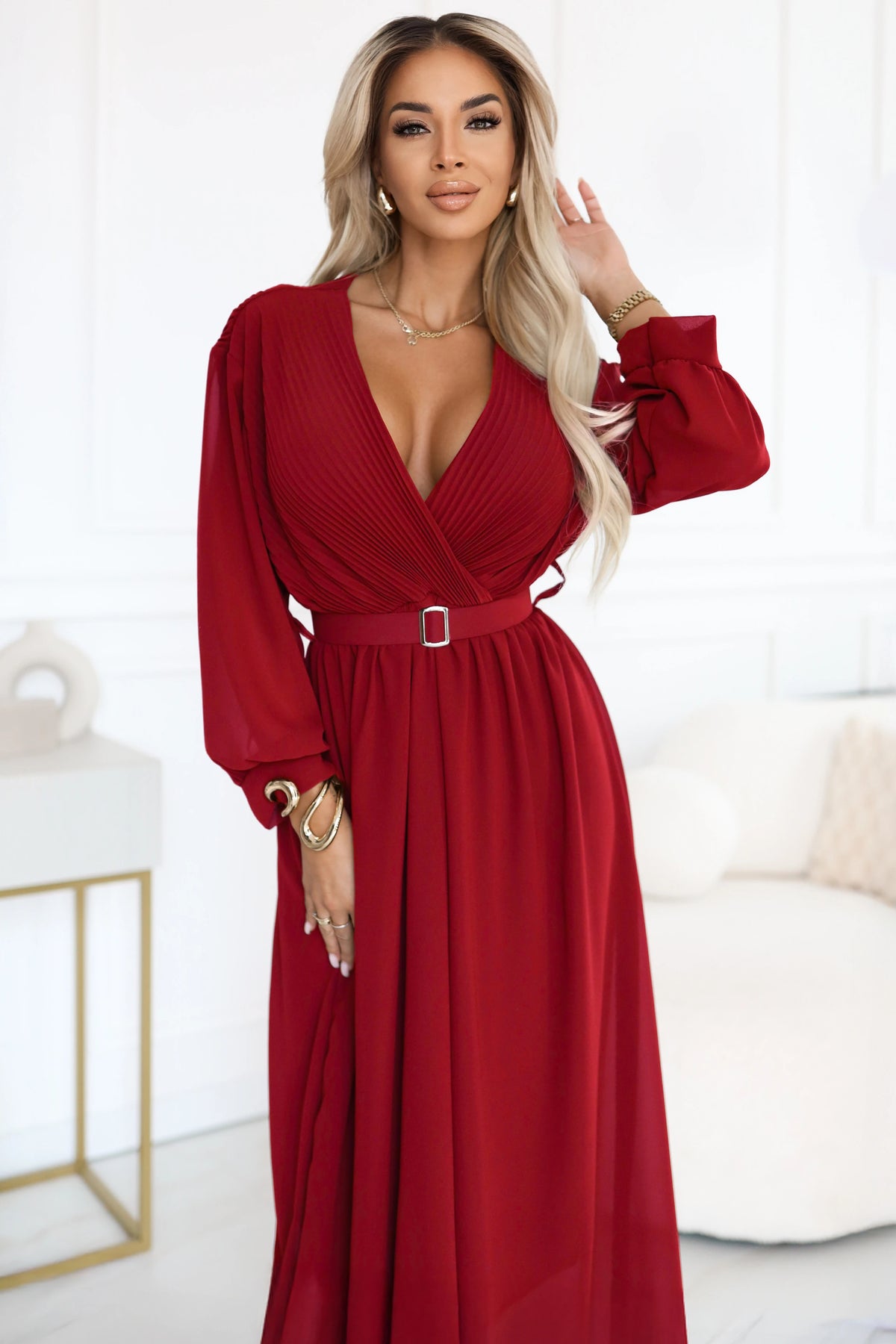 Elegant pleated maxi dress with a belt and a wrap neckline – Burgundy