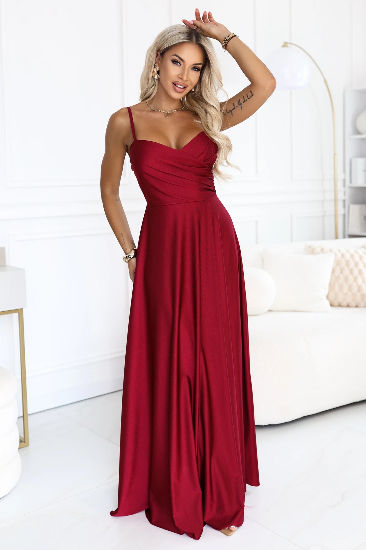 Long evening dress on straps with a leg slit – Burgundy