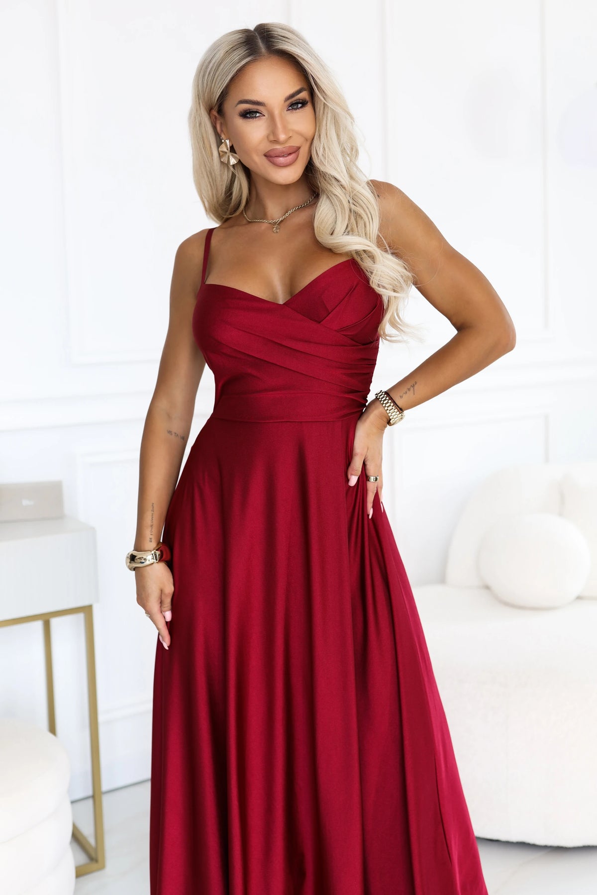 Long evening dress on straps with a leg slit – Burgundy