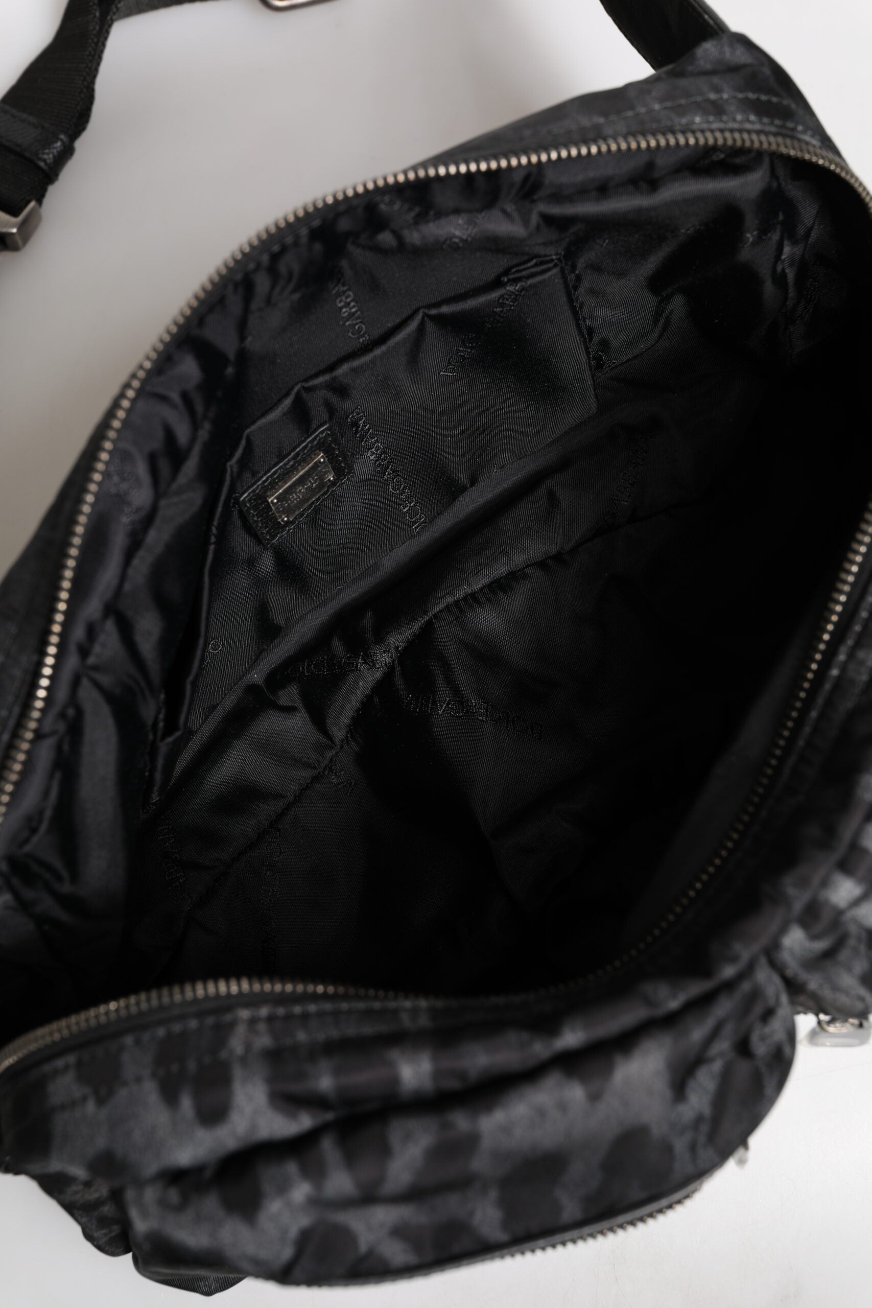 Černá a šedá ledvinka s leopardím logem DG a opaskem