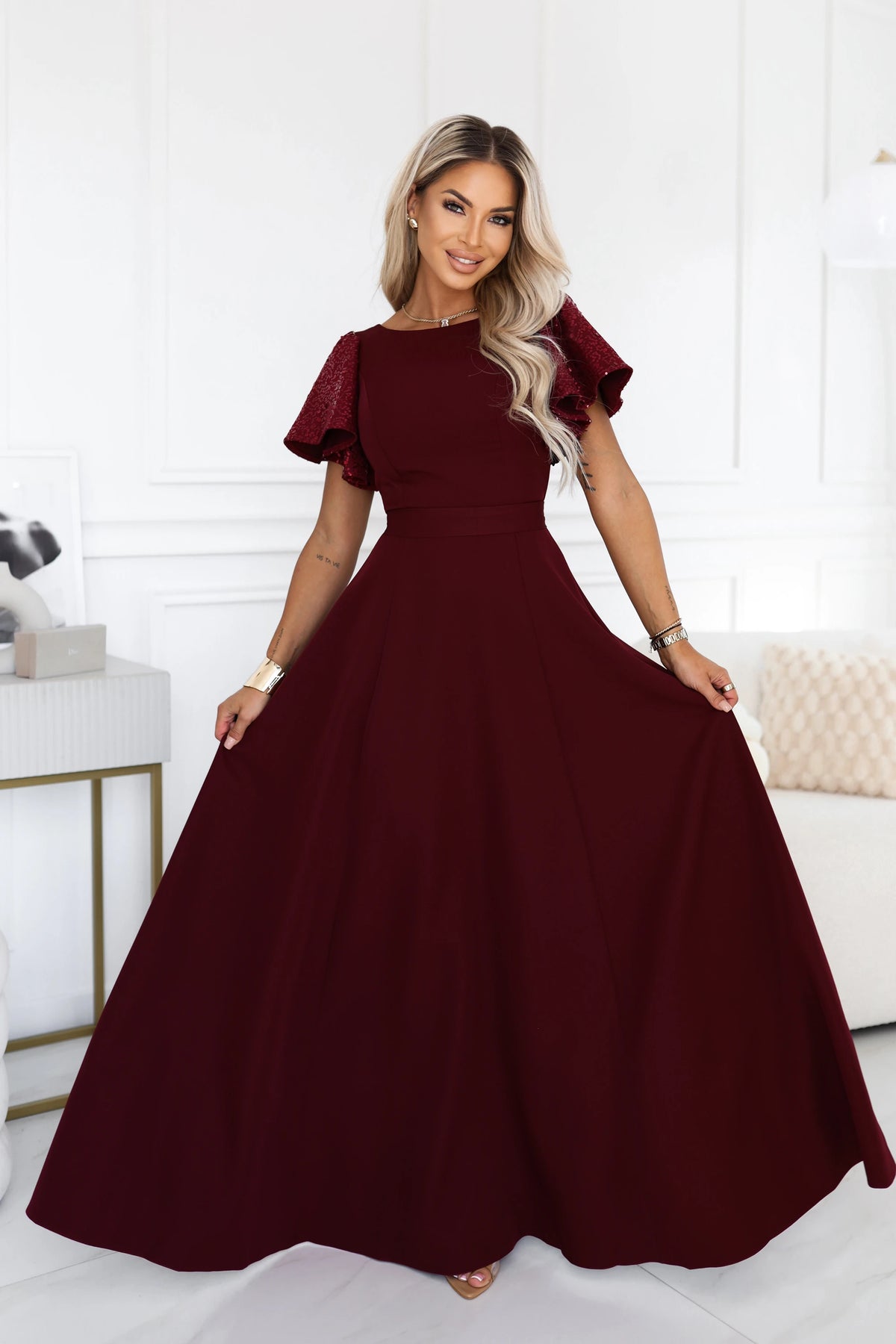 MIRELLA Elegant flared maxi dress with sequin sleeves – Burgundy