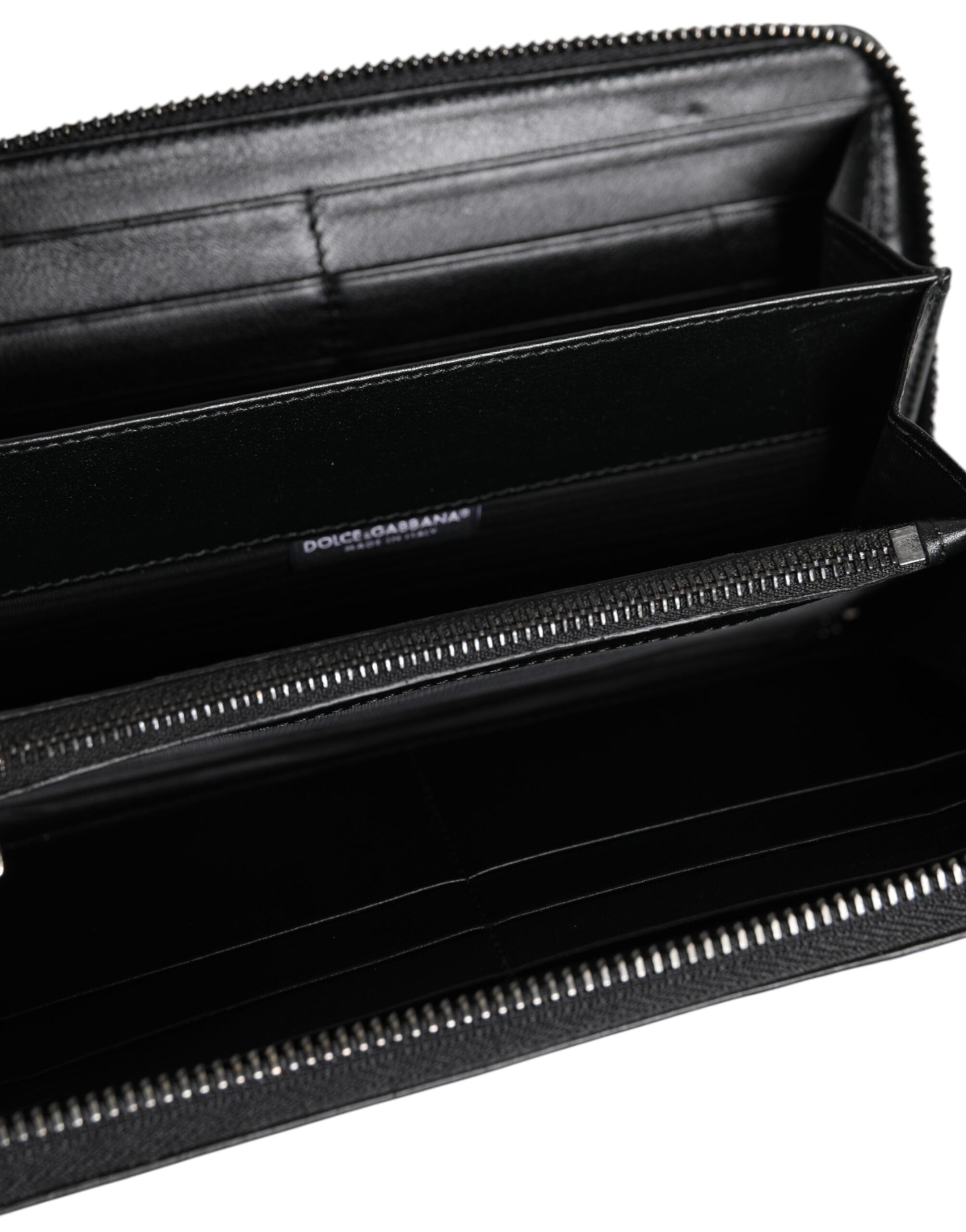 Černá kožená peněženka Continental s logem a zipem