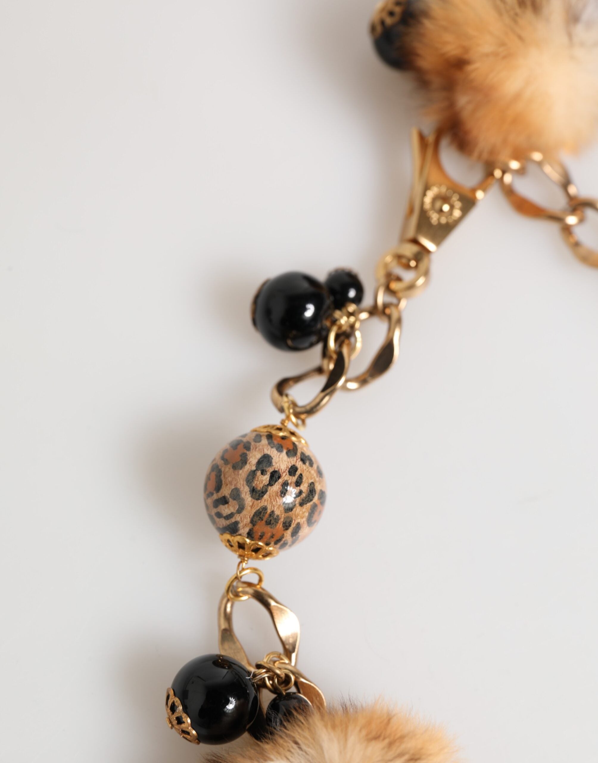 Náhrdelník z filigránové kožešiny s lapinskou kožešinou a zlatými černými krystaly