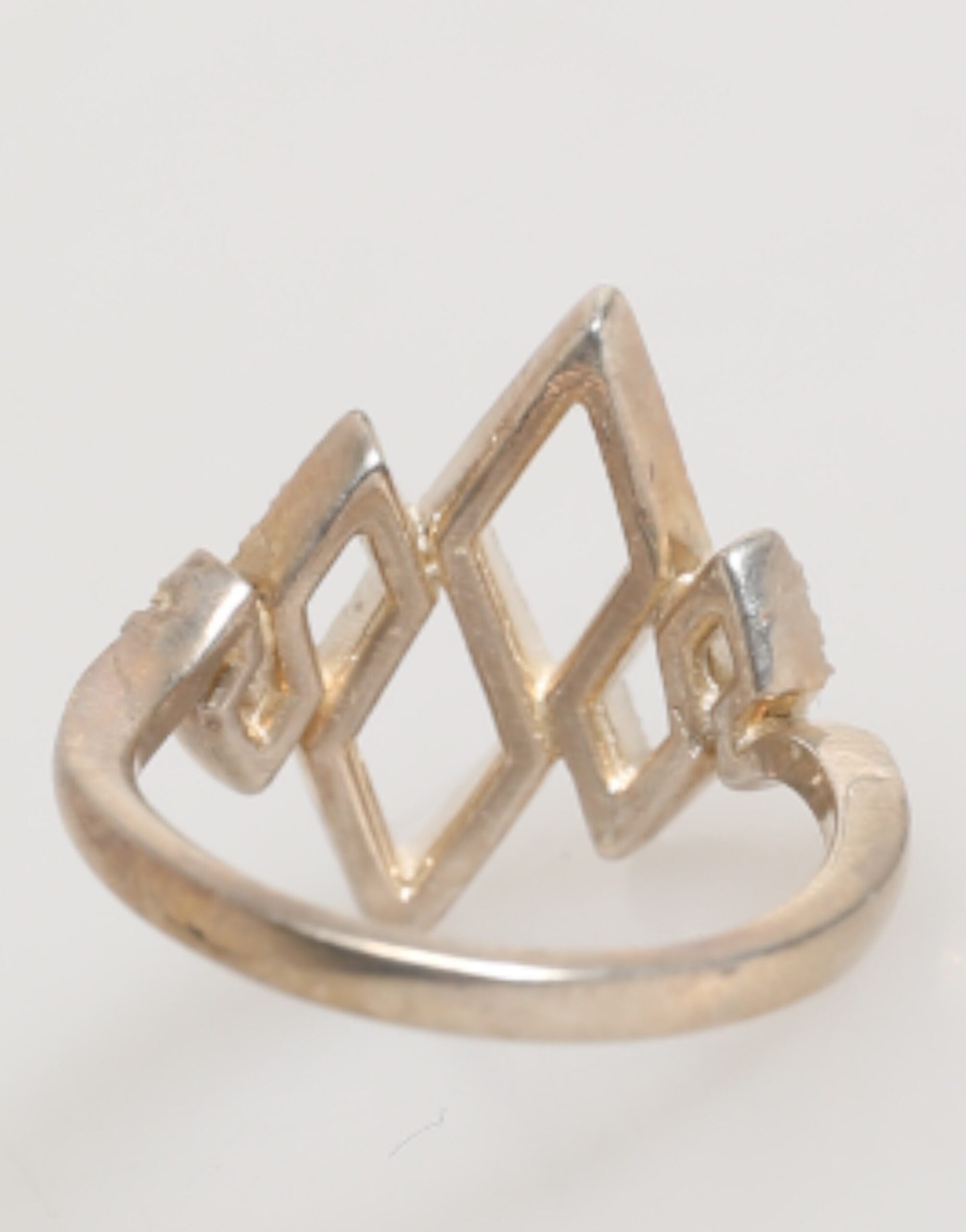 Geometrický diamantový prsten s krystaly Pave CZ