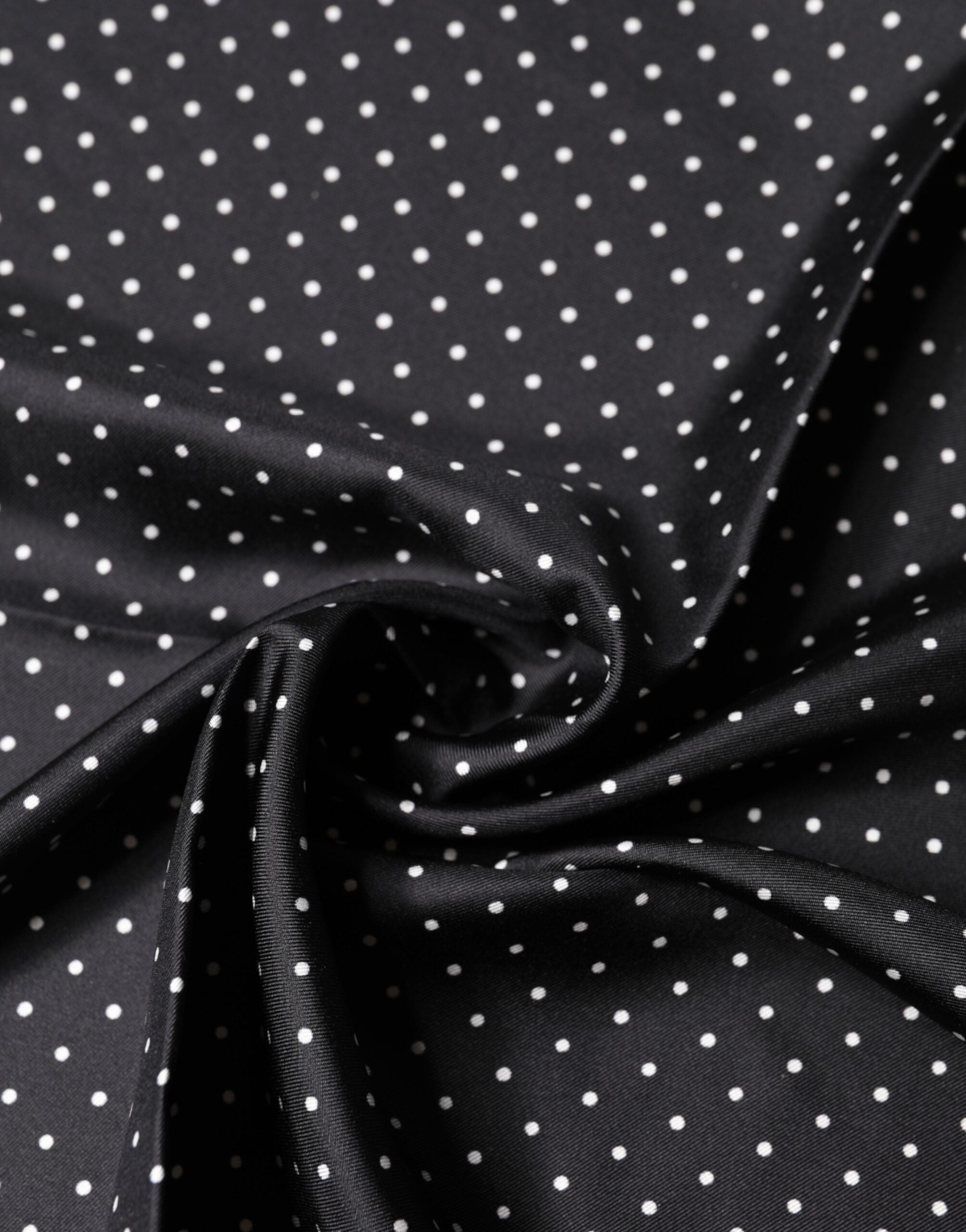 Černý hedvábný šátek/foulard s puntíky