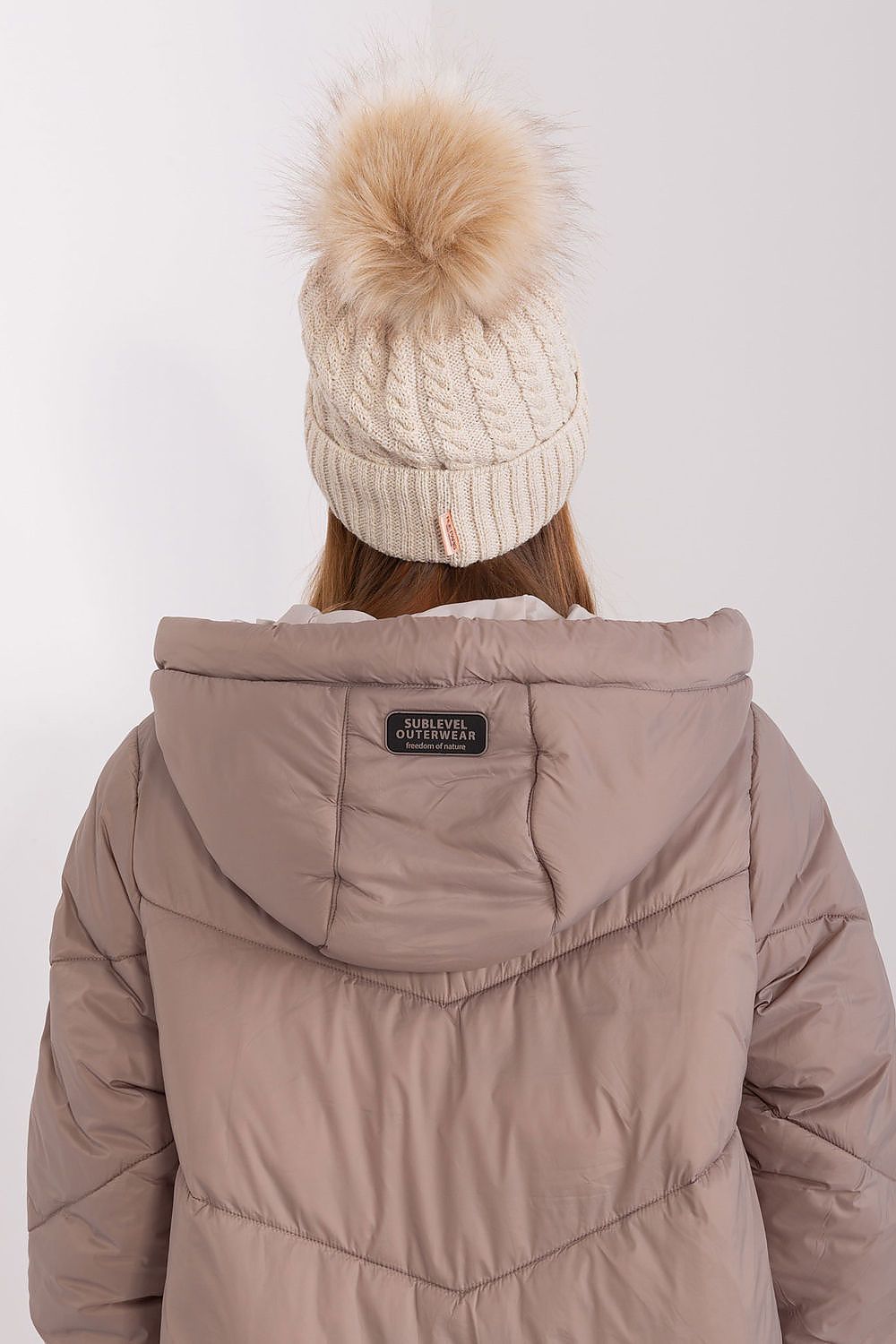 Cap model 187438 Rue Paris