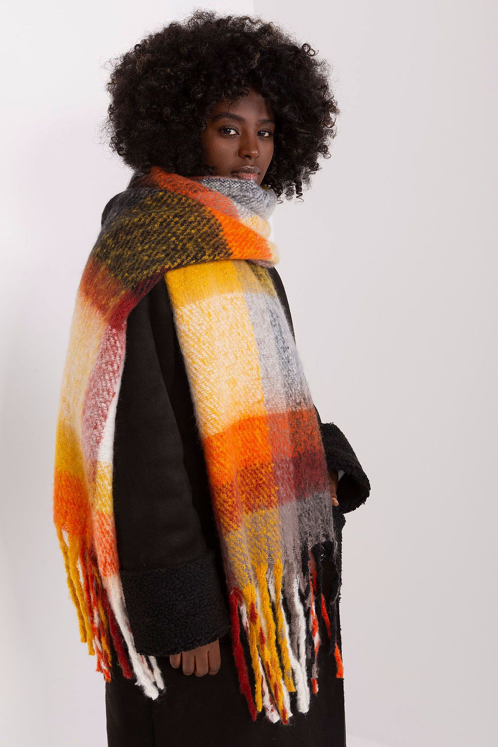 Shawl model 190541 AT