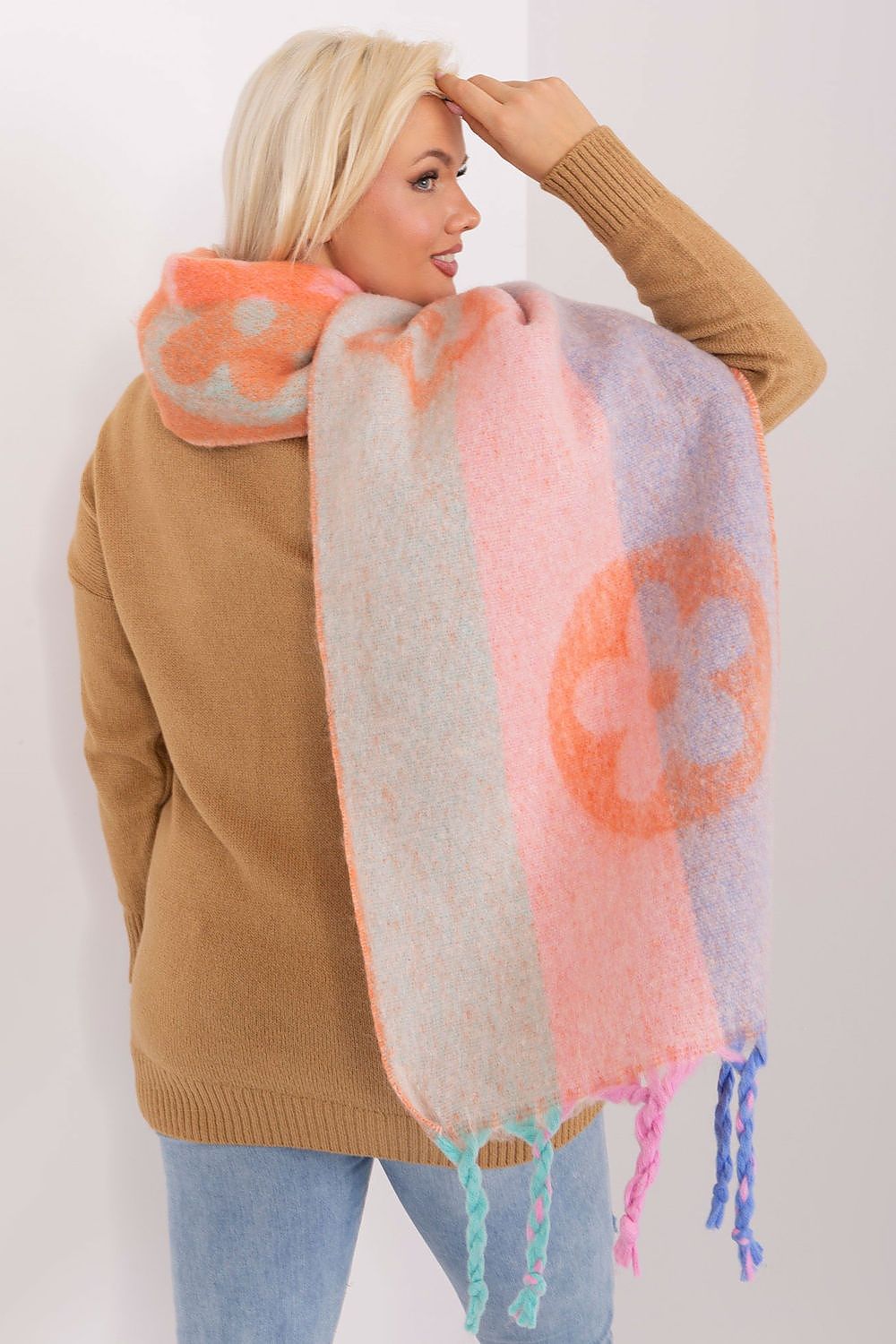 Shawl model 190544 AT