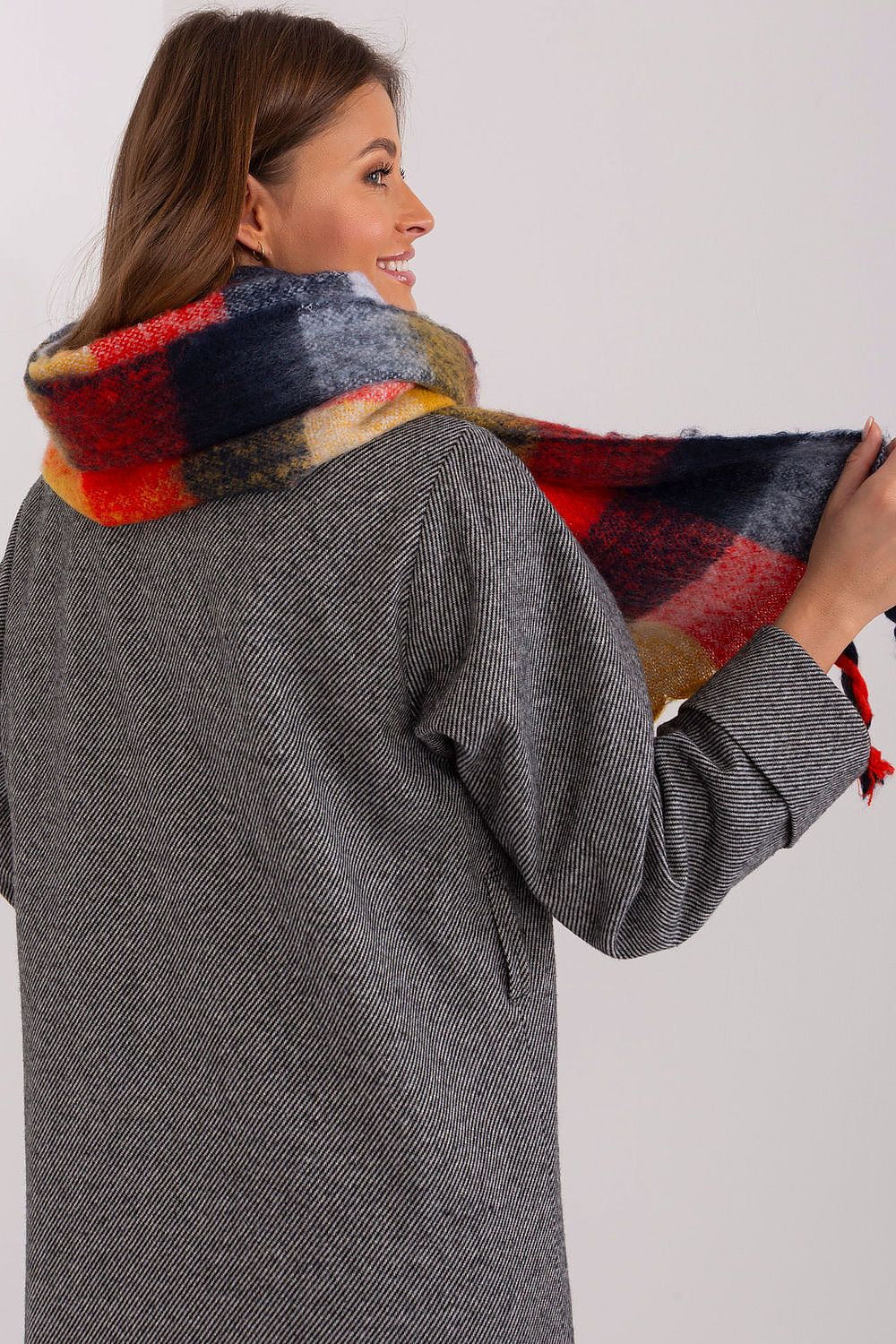 Shawl model 191713 AT