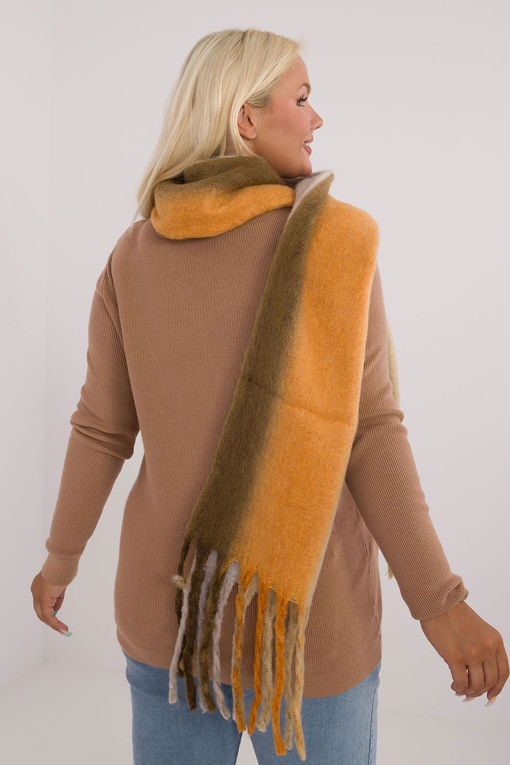 Shawl model 200283 AT