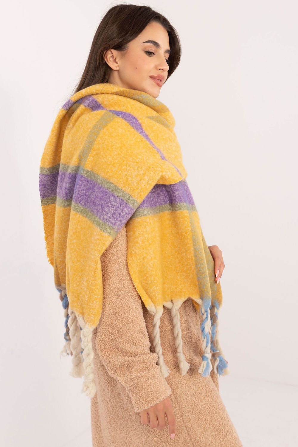 Shawl model 202574 AT