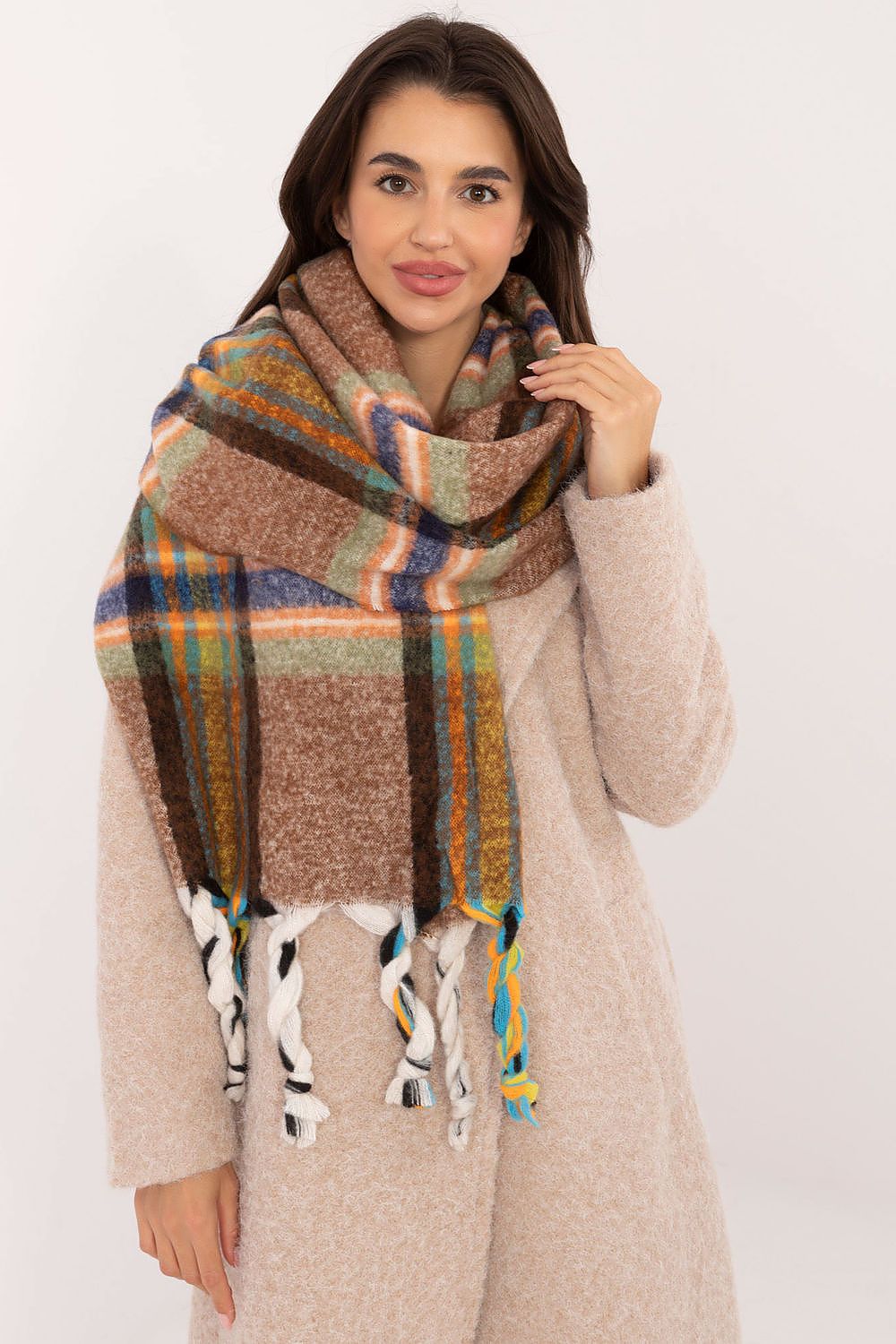 Shawl model 202578 AT