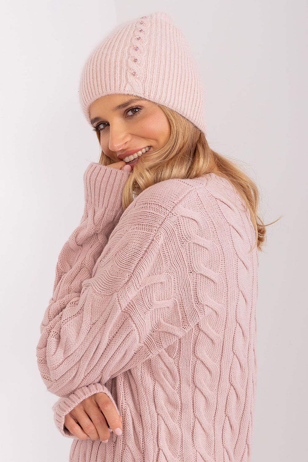 Cap model 208253 AT