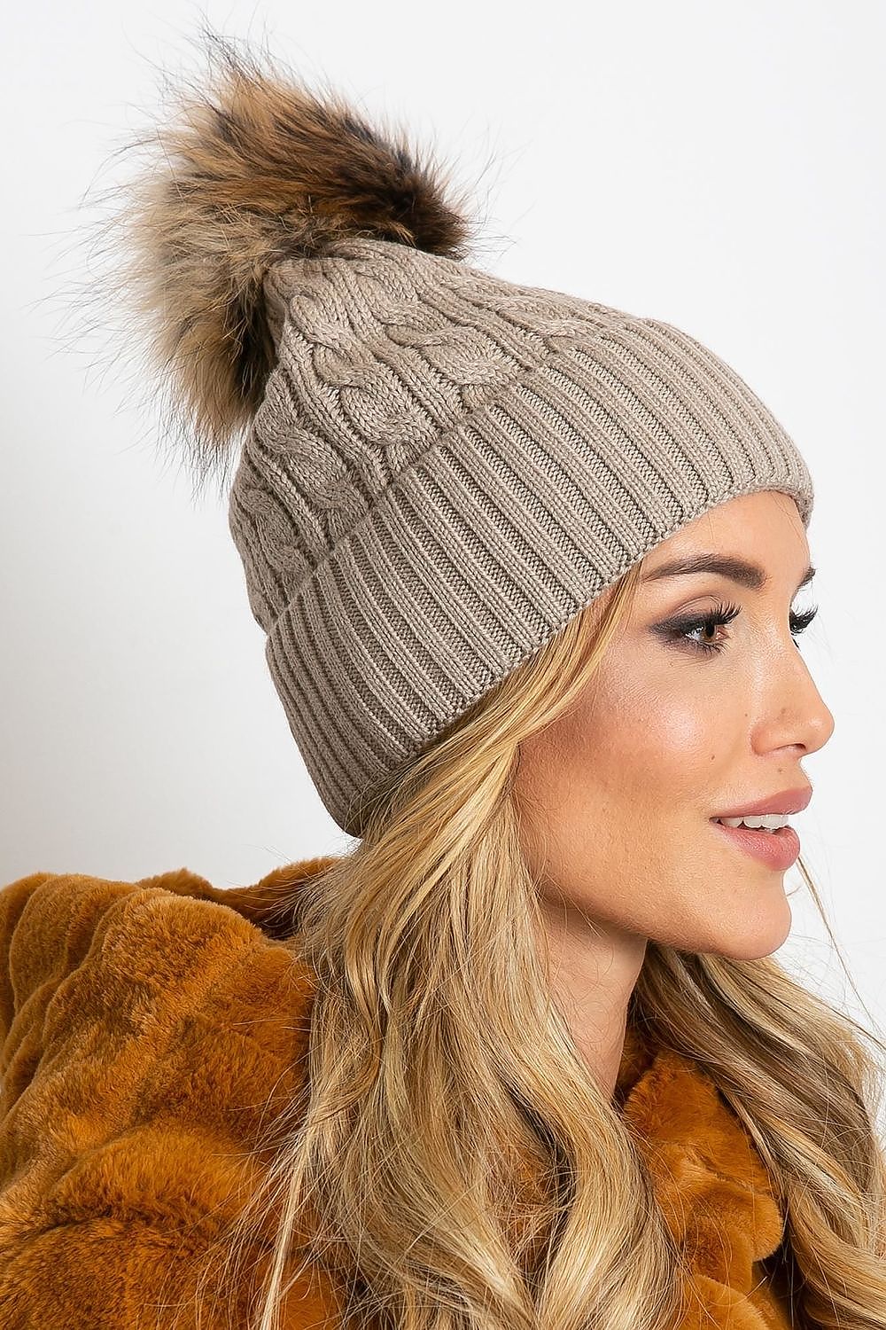 Cap model 208257 AT