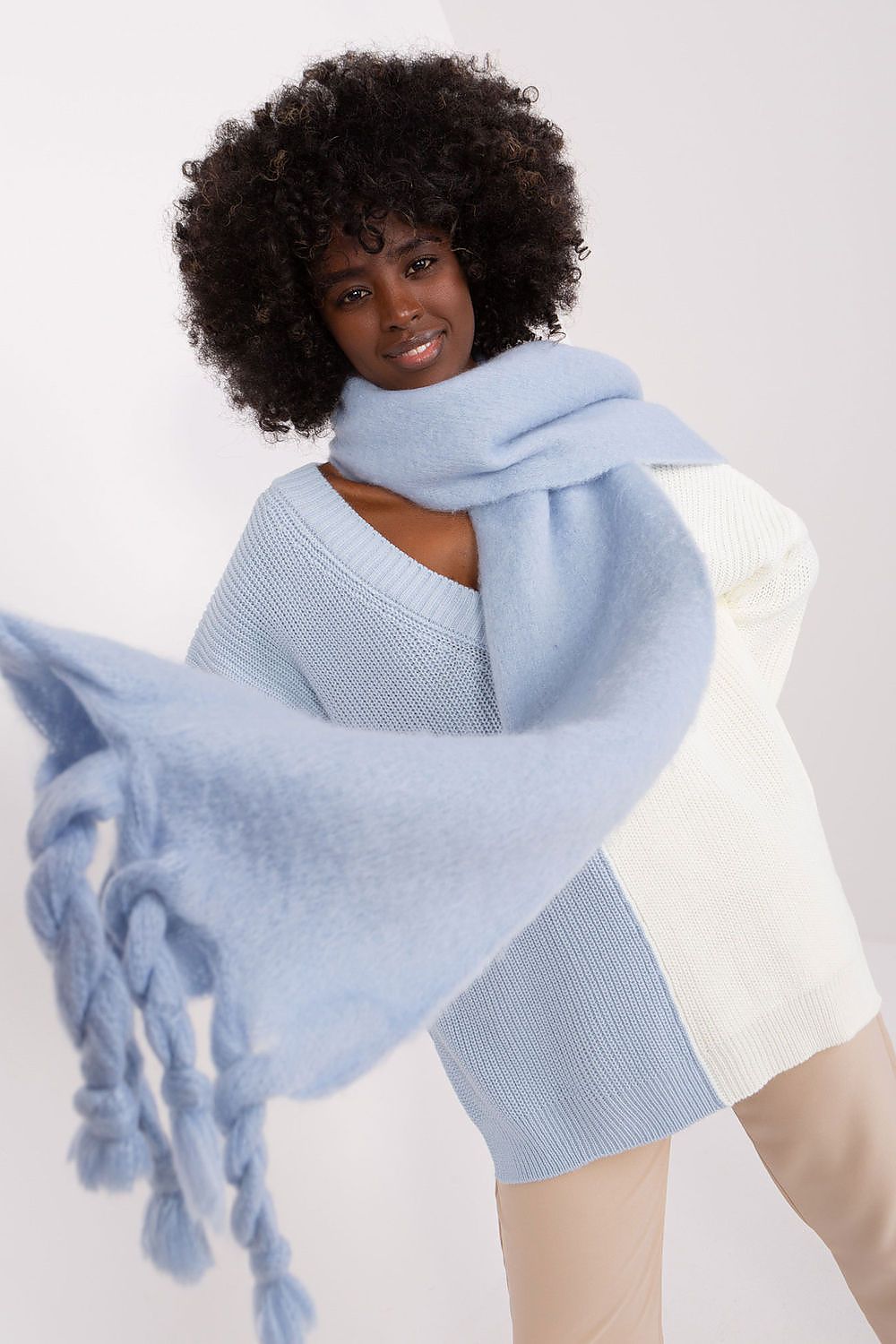 Shawl model 208271 AT